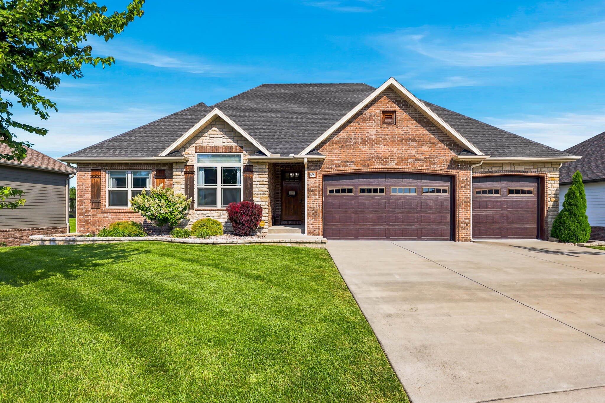 Photo of 691 N Fox Hill Circle Nixa MO 65714