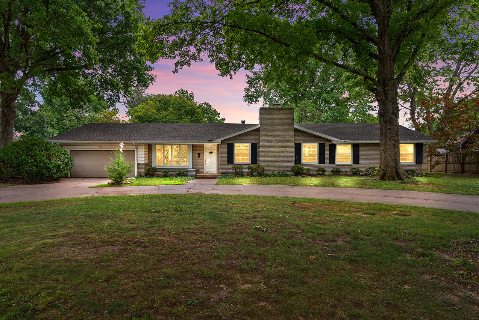 Photo of 2266 S Meadowview Avenue Springfield MO 65804