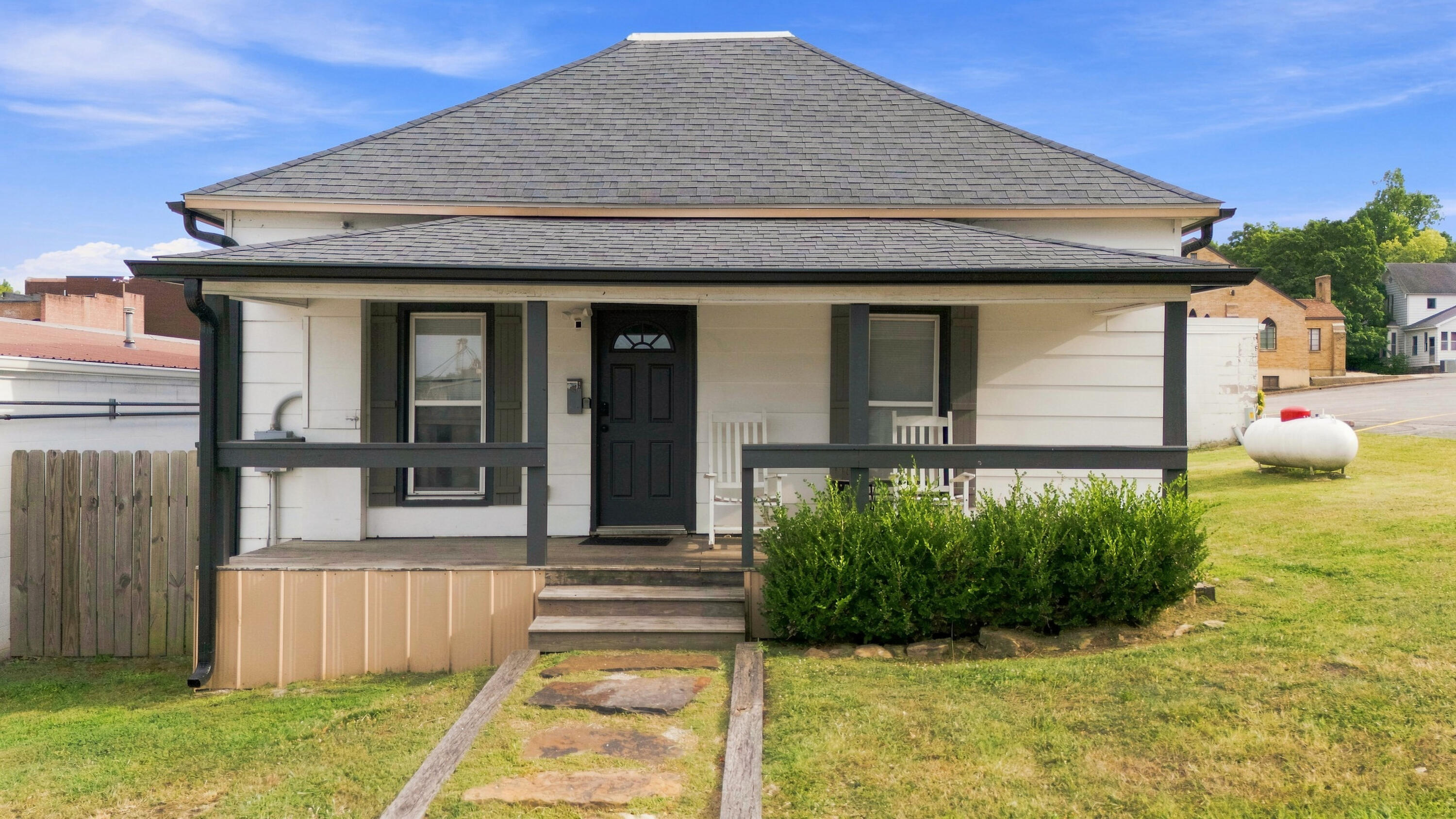 Photo of 204 W Trish Knight Street West Plains MO 65775