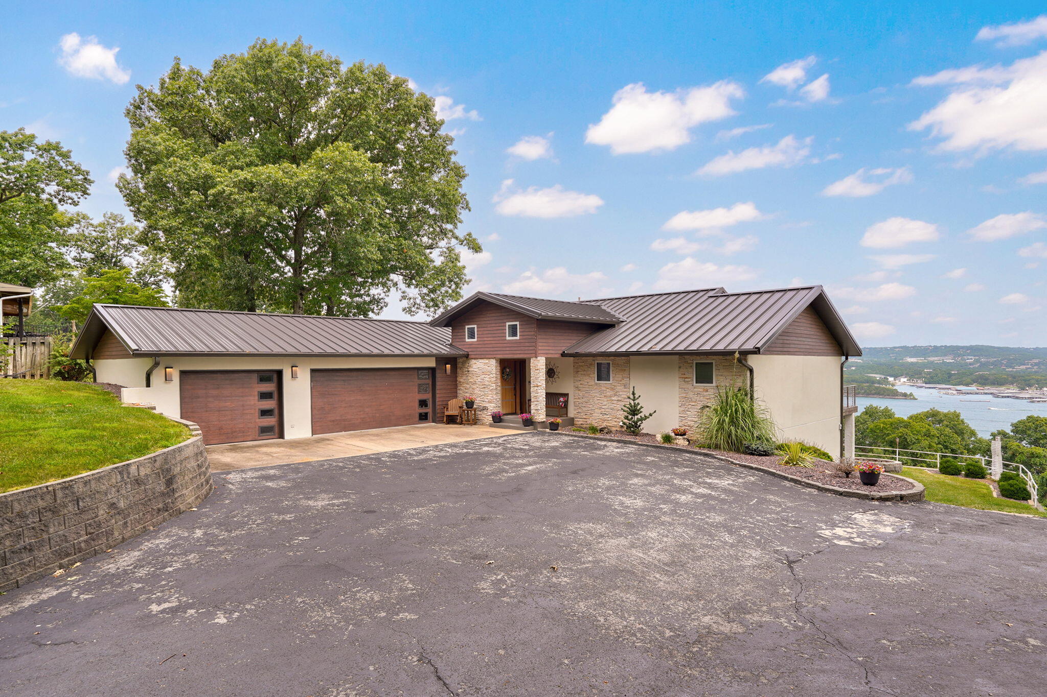 Photo of 251 Silverbridge Lane Kimberling City MO 65686