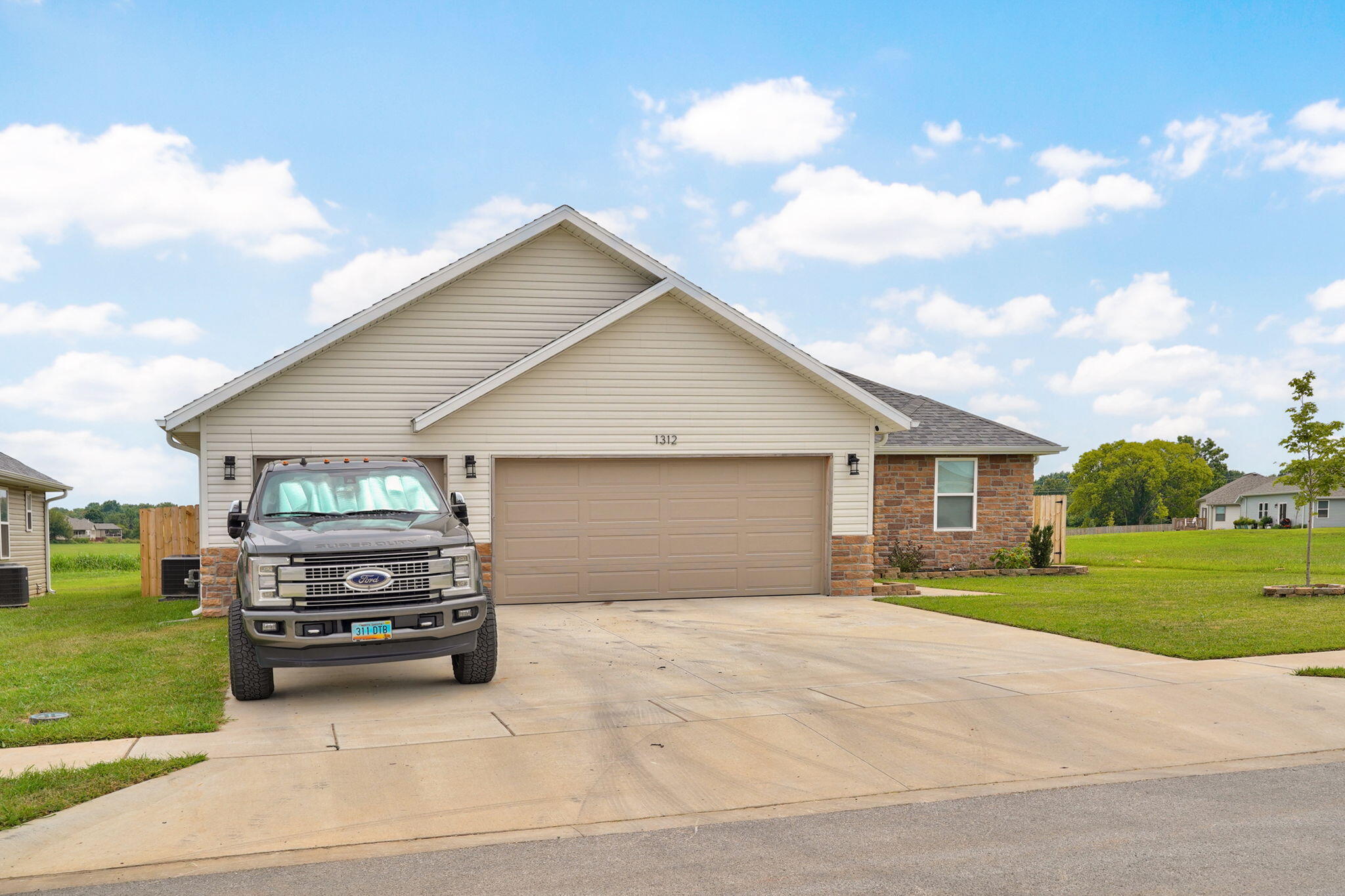 Photo of 1312 N Maxine Avenue Nixa MO 65714