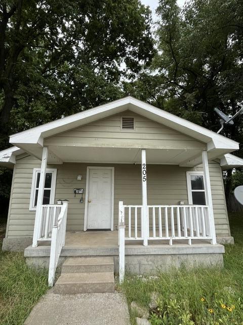 Photo of 205 W Tyndall Street Aurora MO 65605
