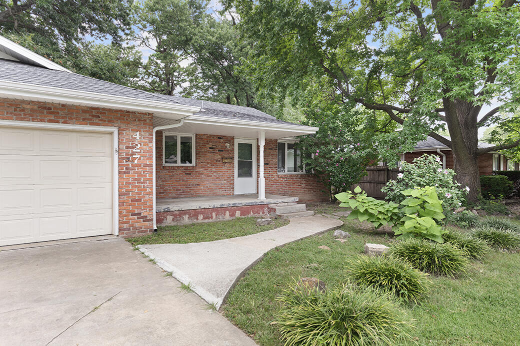 Photo of 427 N Oak Grove Avenue Springfield MO 65802
