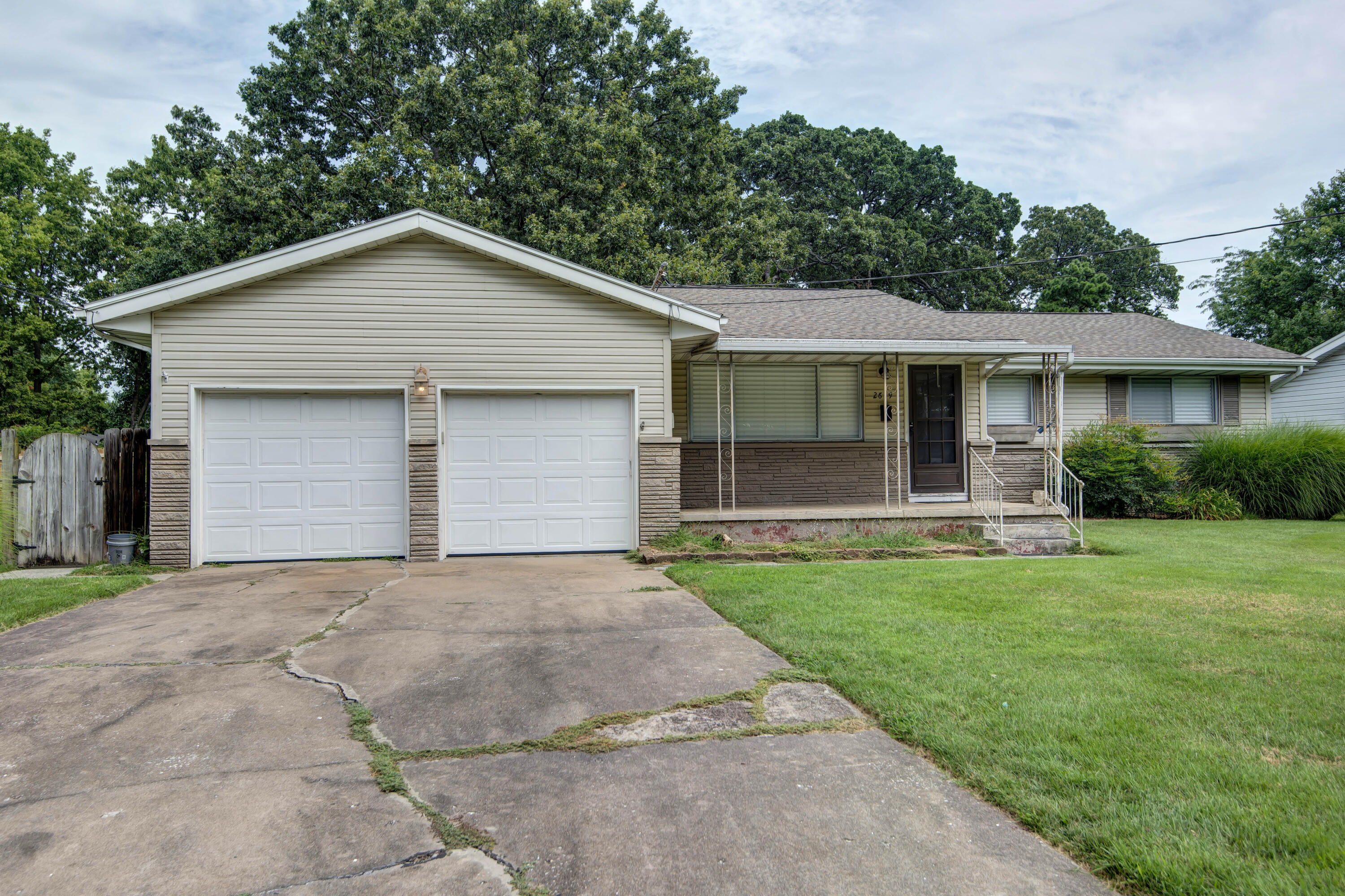 Photo of 2619 E Stanford Street Springfield MO 65804