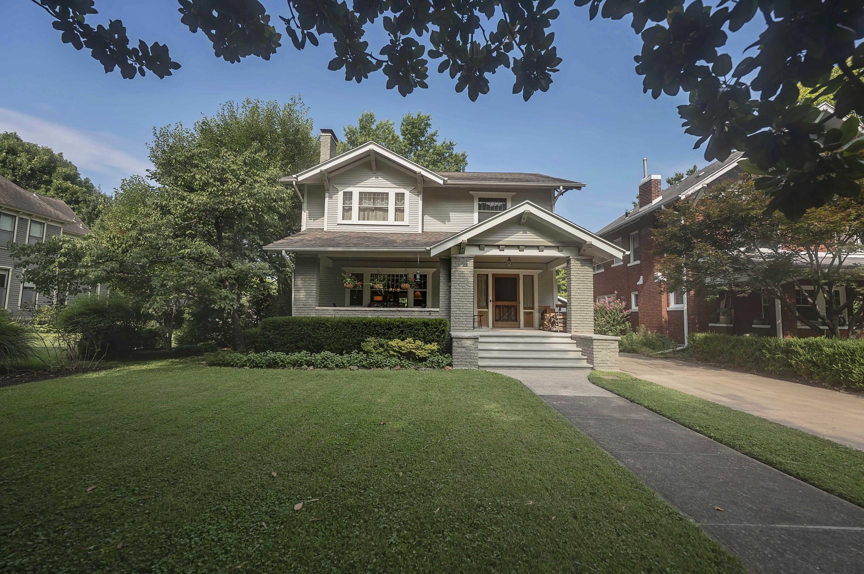 Photo of 941 S Pickwick Avenue Springfield MO 65804