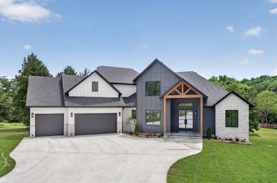 Photo of 768 Seven Pines Drive Saddlebrooke MO 65630