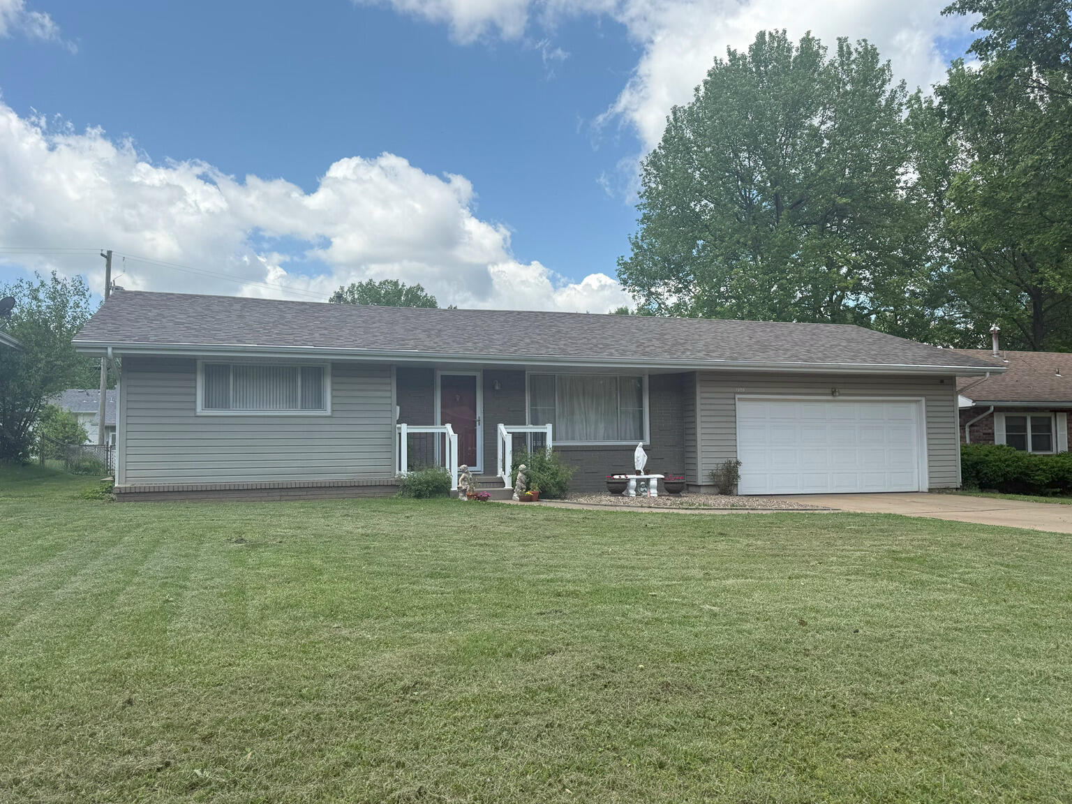 Photo of 1909 S Nettleton Avenue Springfield MO 65807