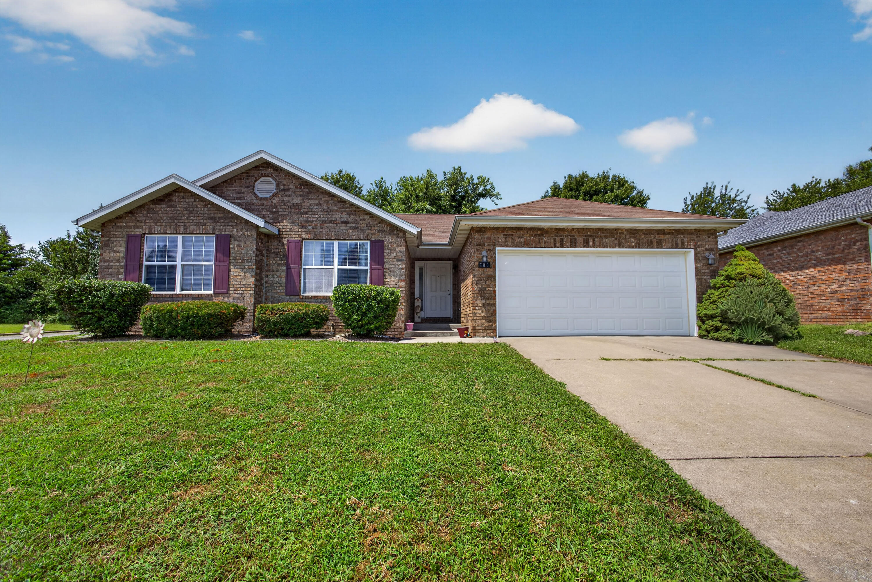 Photo of 709 S Hazelnut Avenue Springfield MO 65802