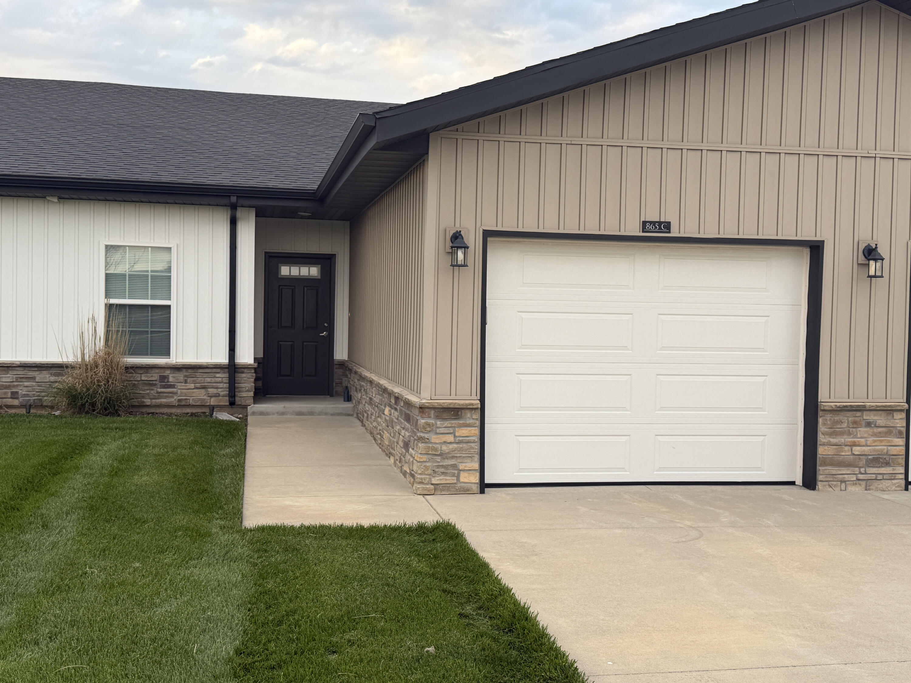 Photo of 865c W Logan Street Rogersville MO 65742