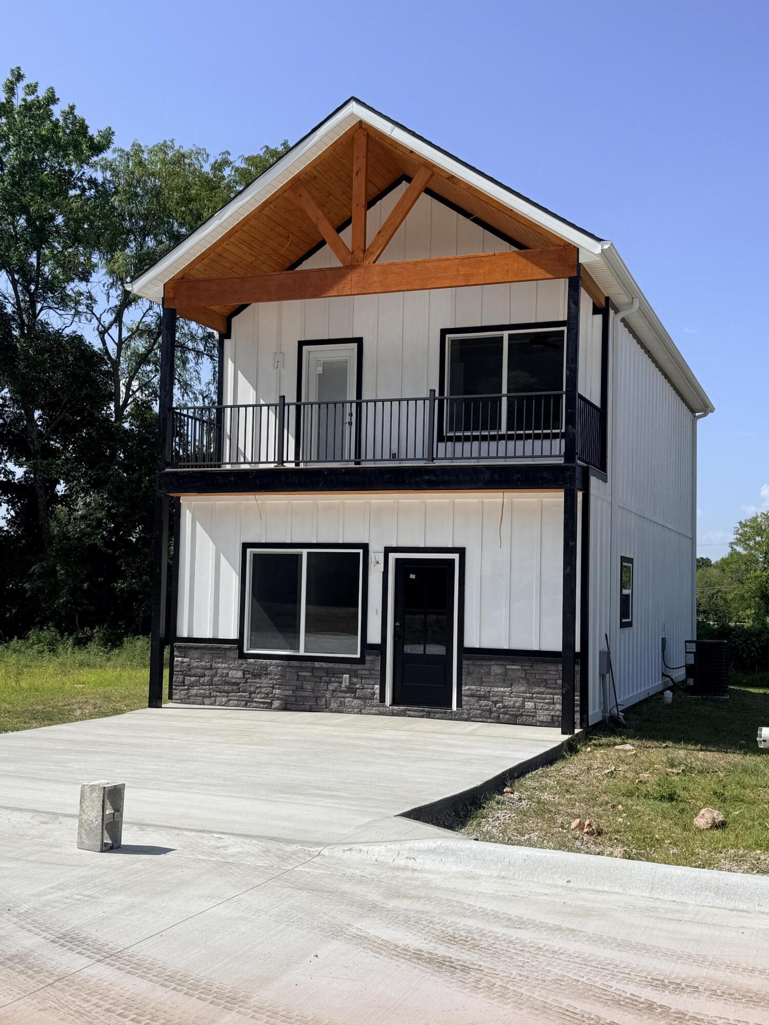 Photo of 17 Havenway Avenue Pineville MO 64856