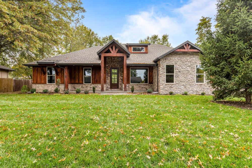 Photo of 104 W Aven Avenue Nixa MO 65714
