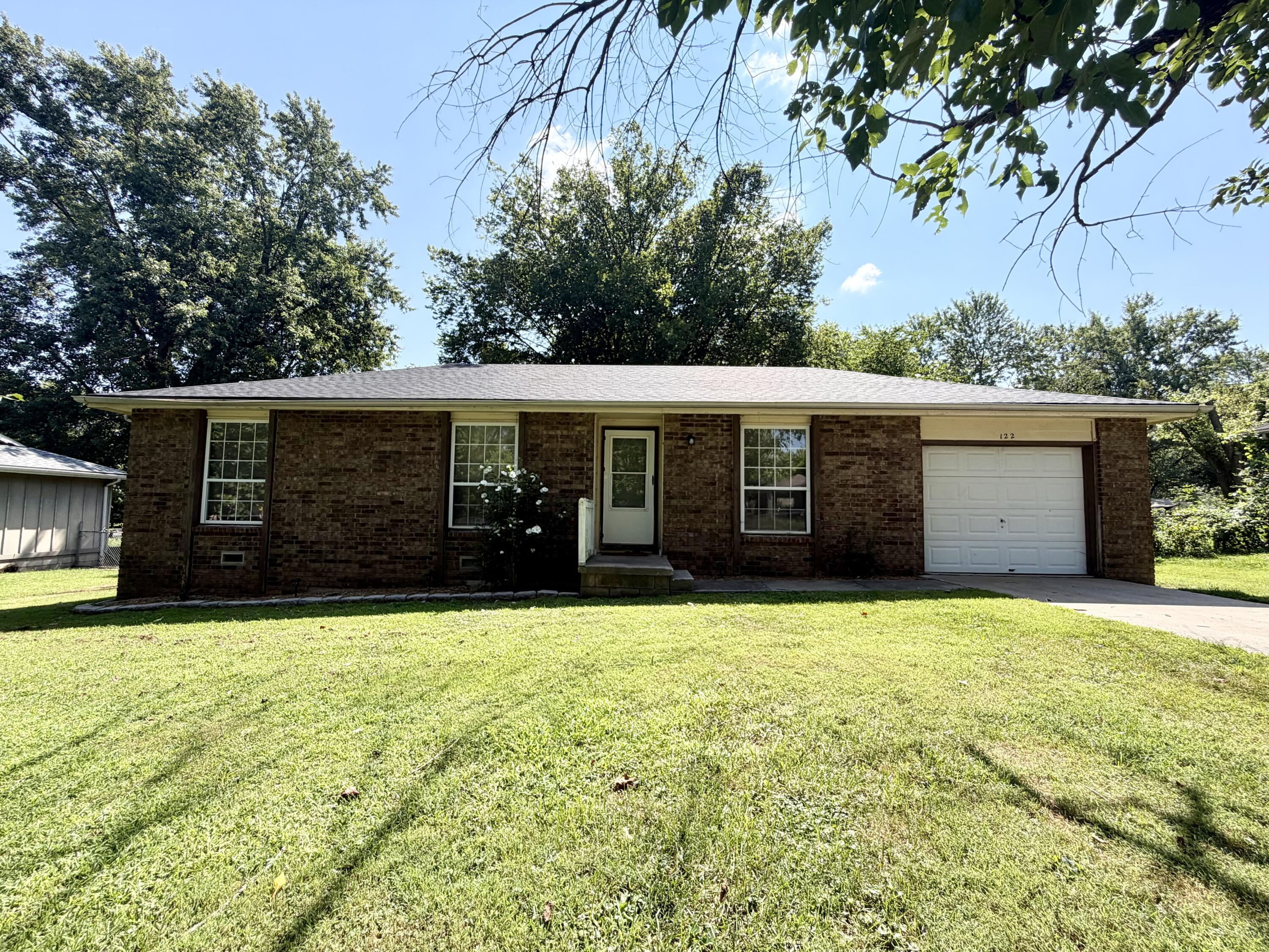 Photo of 122 N Pinewood Avenue Republic MO 65738