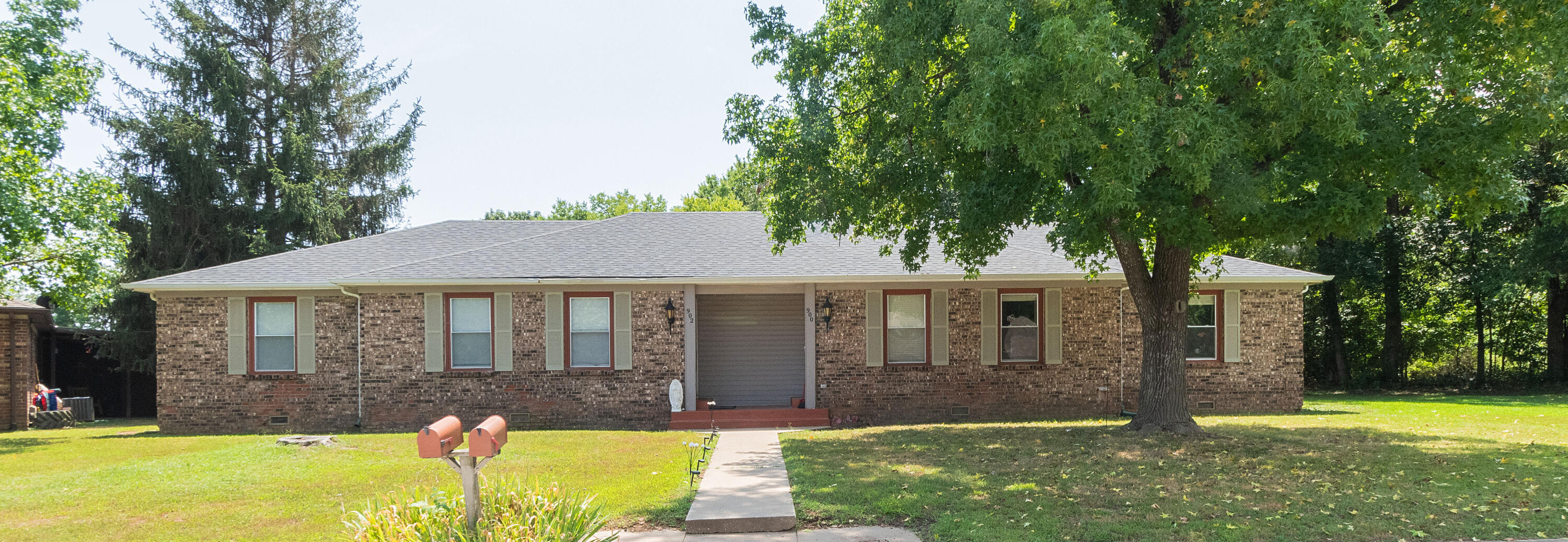Photo of 900 E Kirkwood Drive Aurora MO 65605