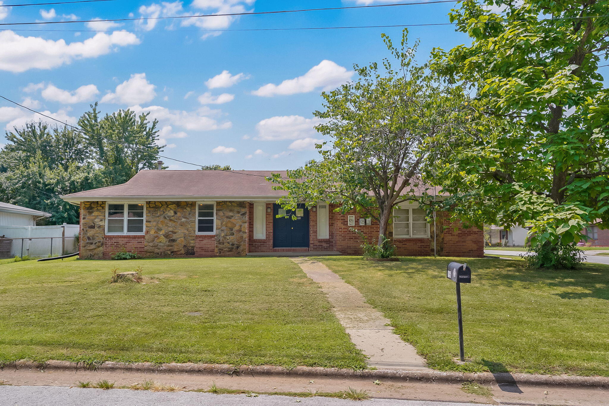 Photo of 1956 E Greenview Street Springfield MO 65803