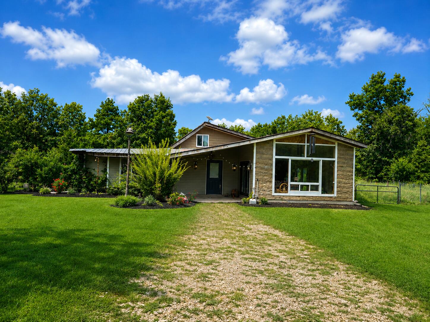 Photo of 1624 County Road 434 Birch Tree MO 65438