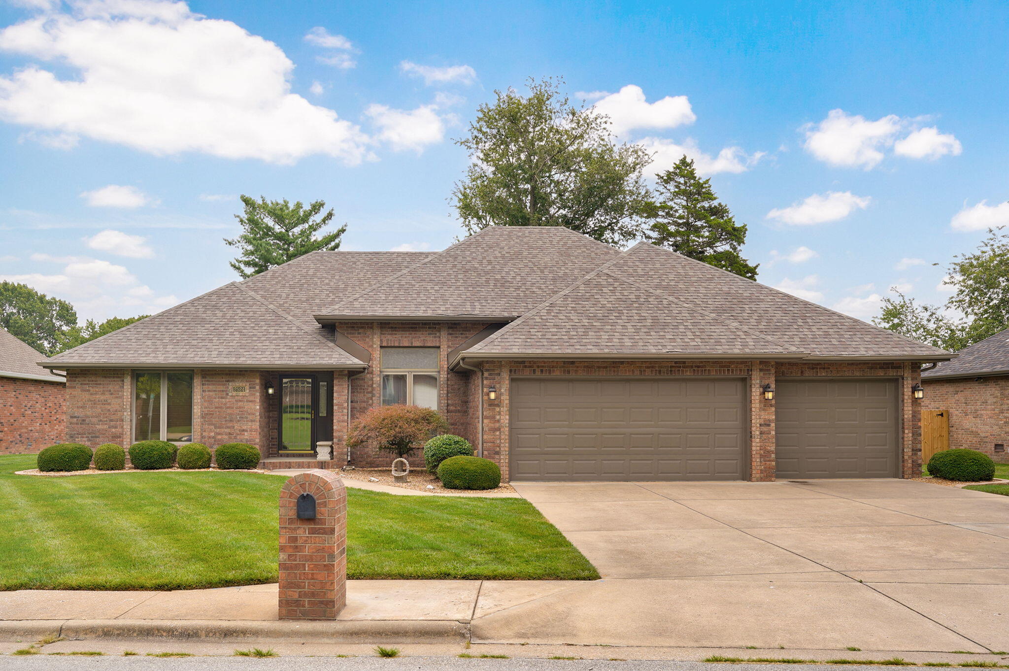 Photo of 2524 S Forrest Heights Avenue Springfield MO 65809