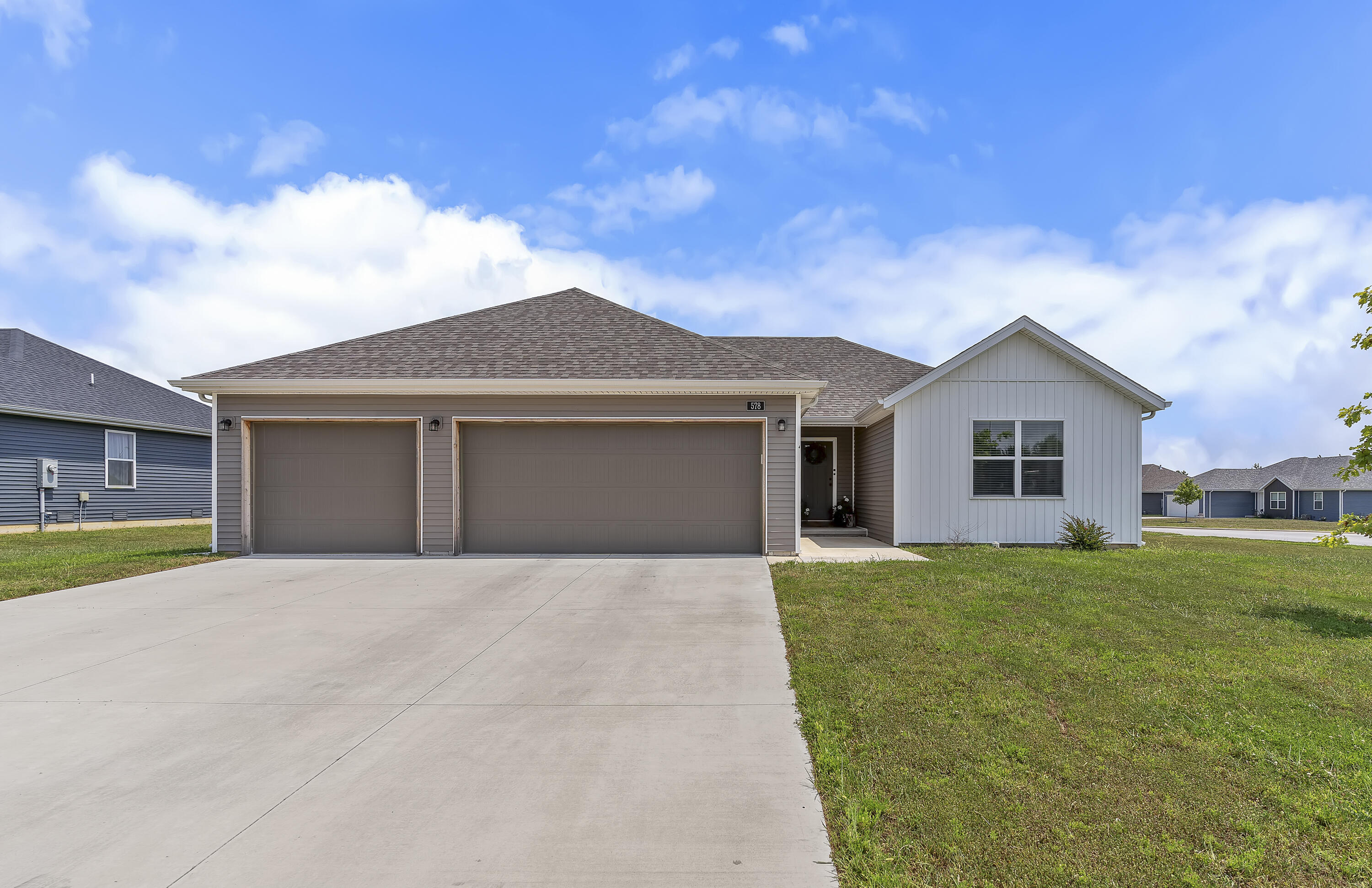 Photo of 578 W Oak Lawn Street Rogersville MO 65742