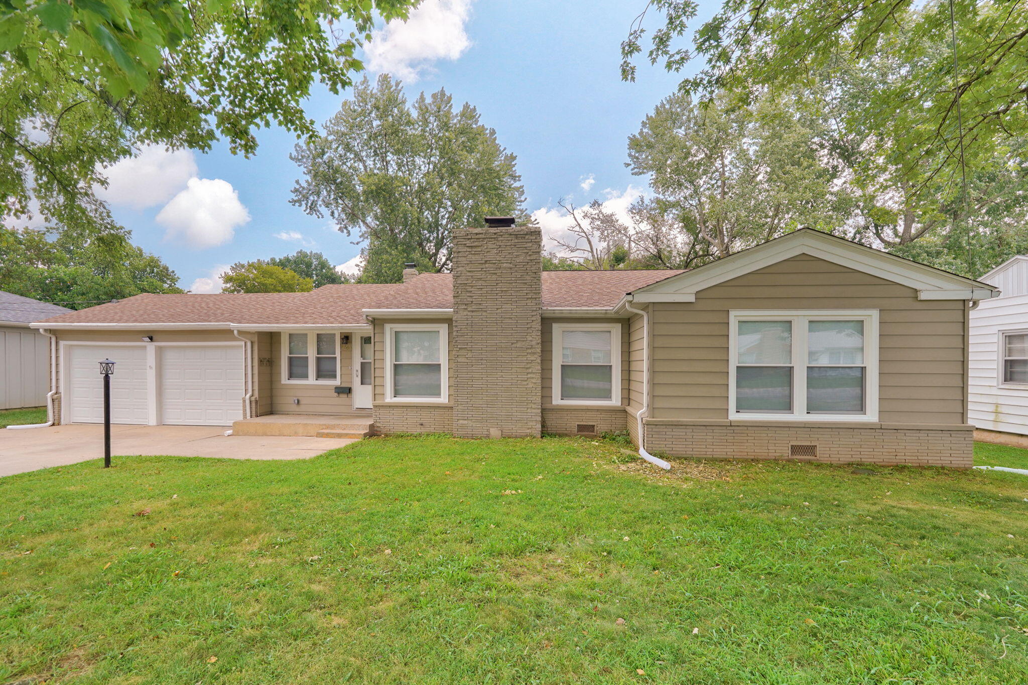 Photo of 1840 S Glencrest Avenue Springfield MO 65804