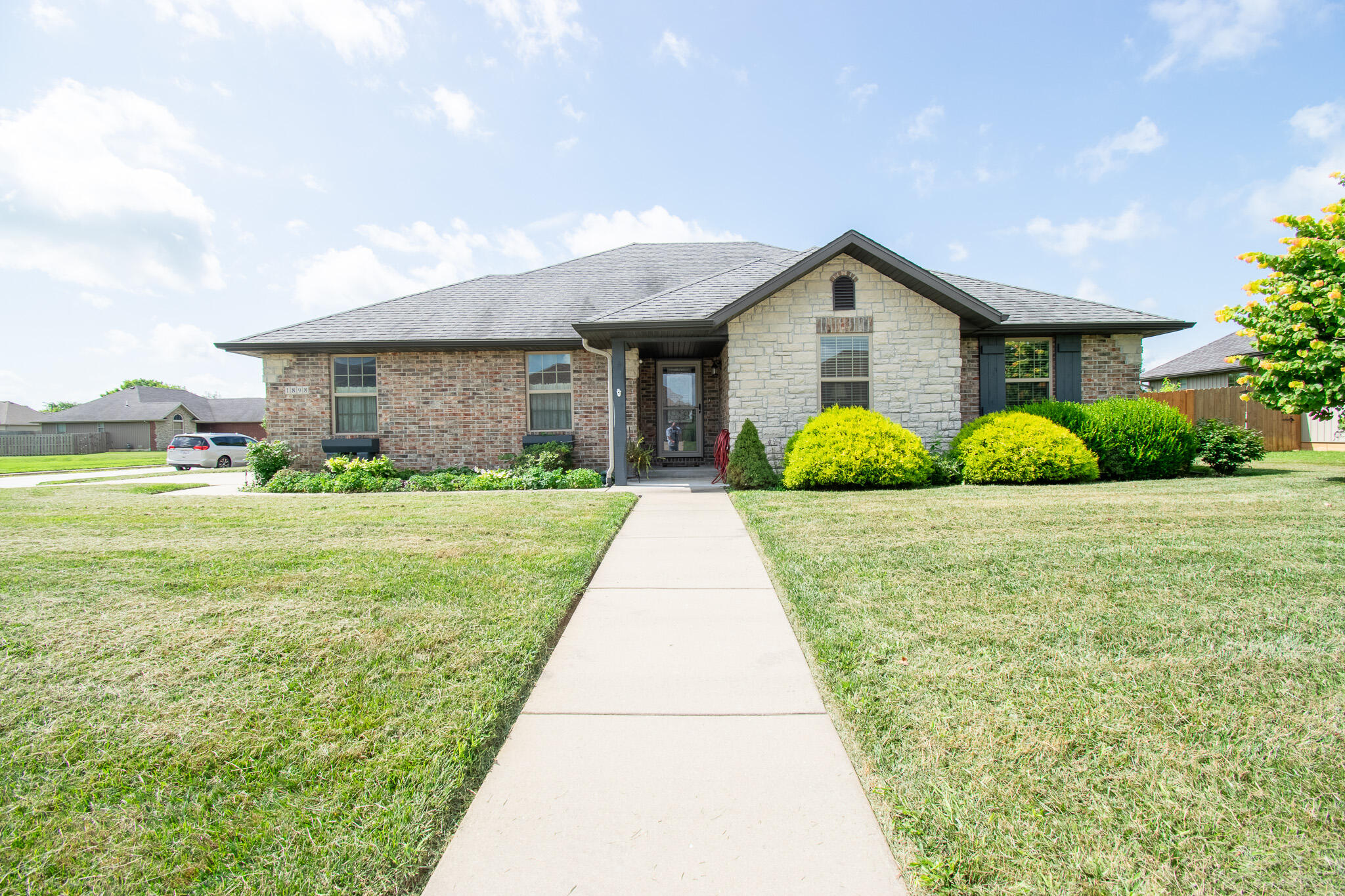 Photo of 1898 E Latana Drive Ozark MO 65721