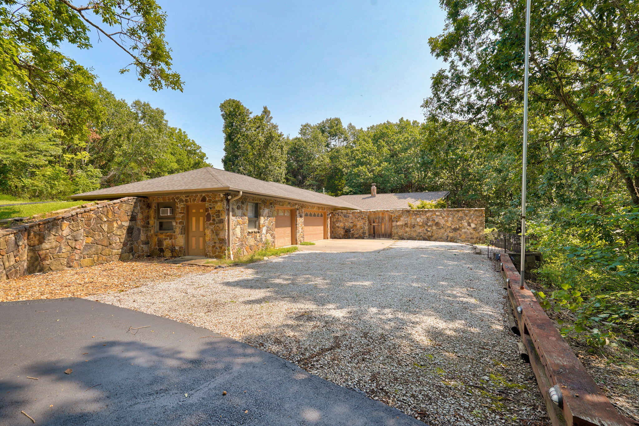 Photo of 184 Barnridge Road Highlandville MO 65669