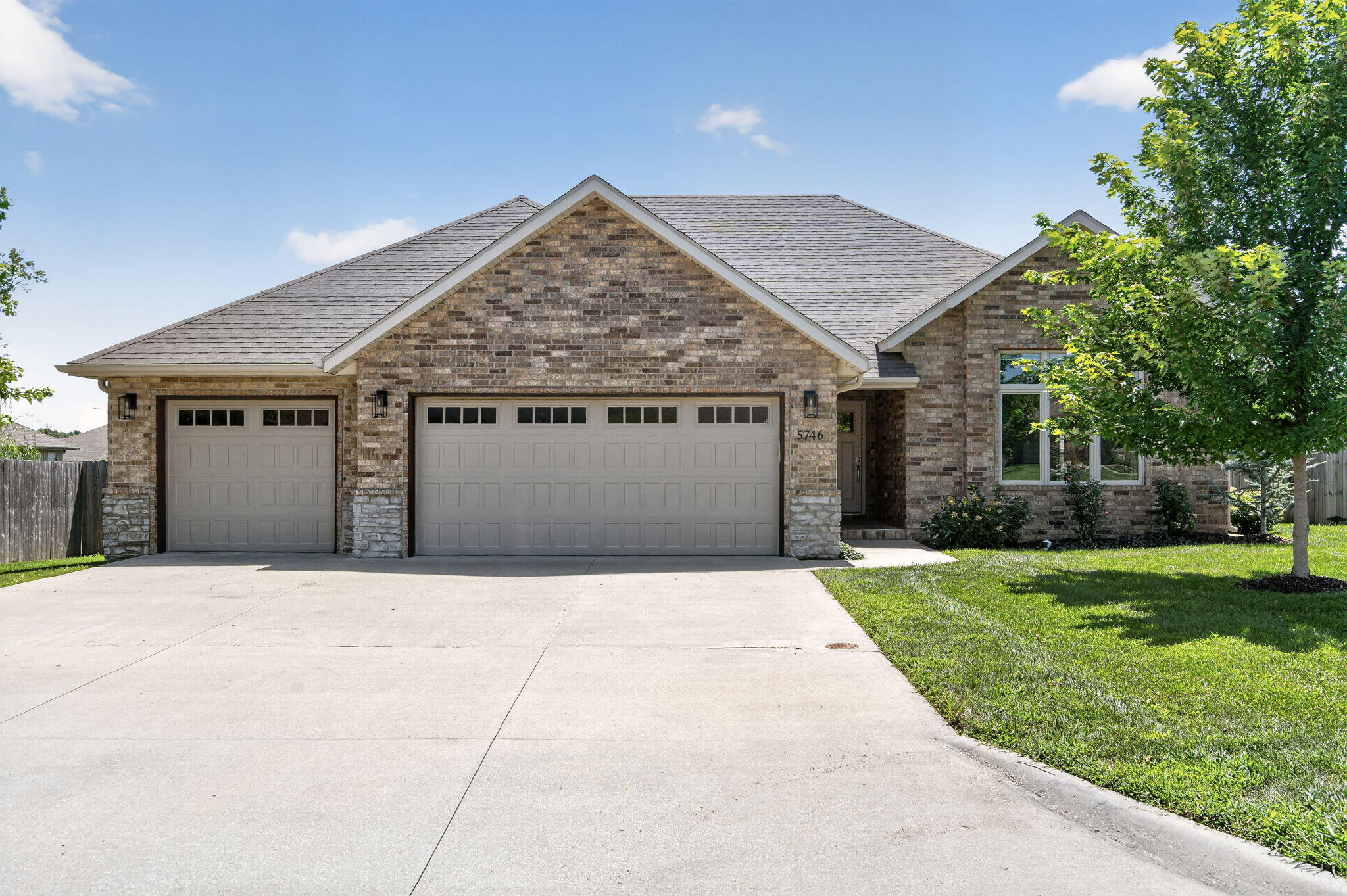 Photo of 5746 E Park Place Strafford MO 65757