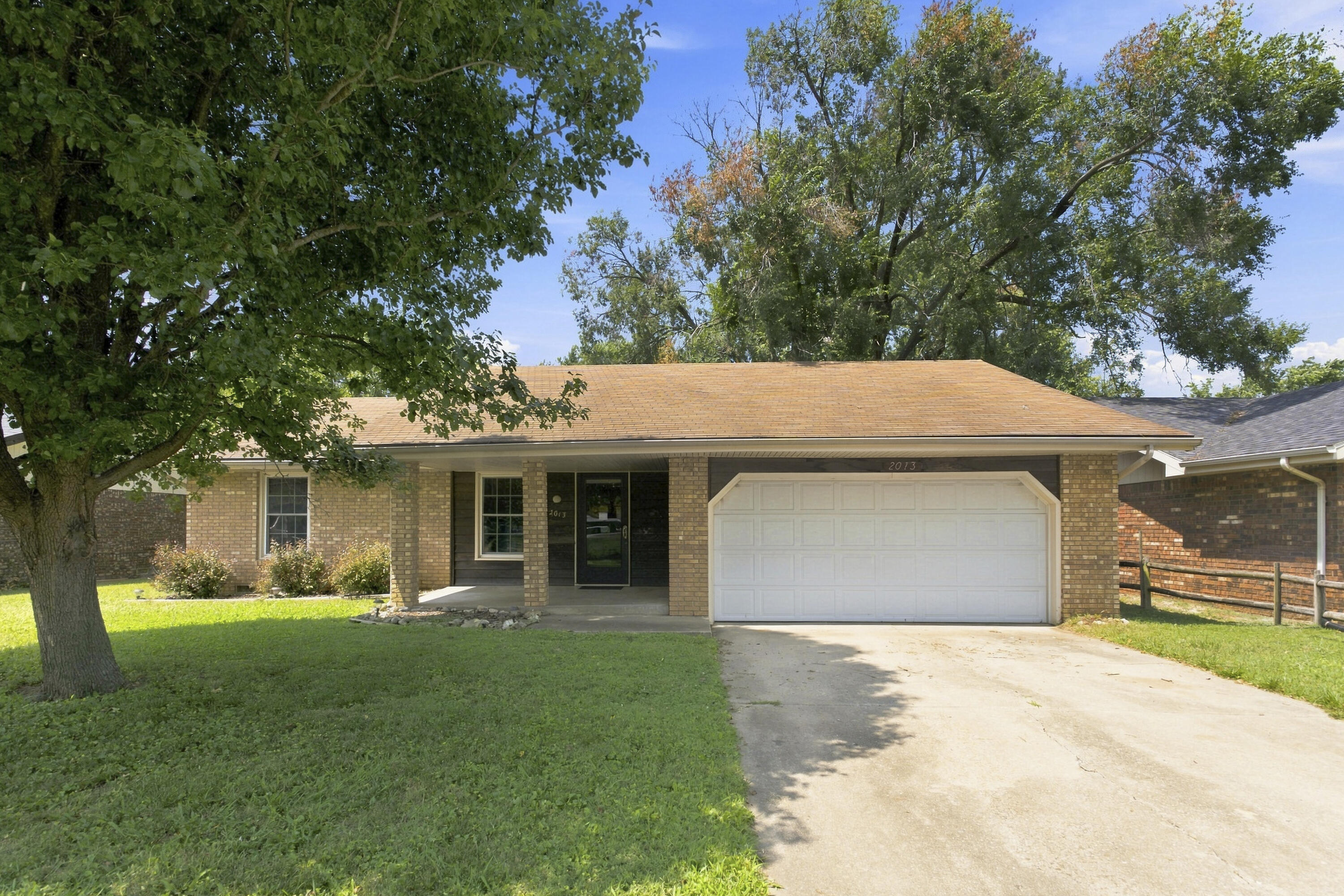 Photo of 2013 S Grant Avenue Springfield MO 65807