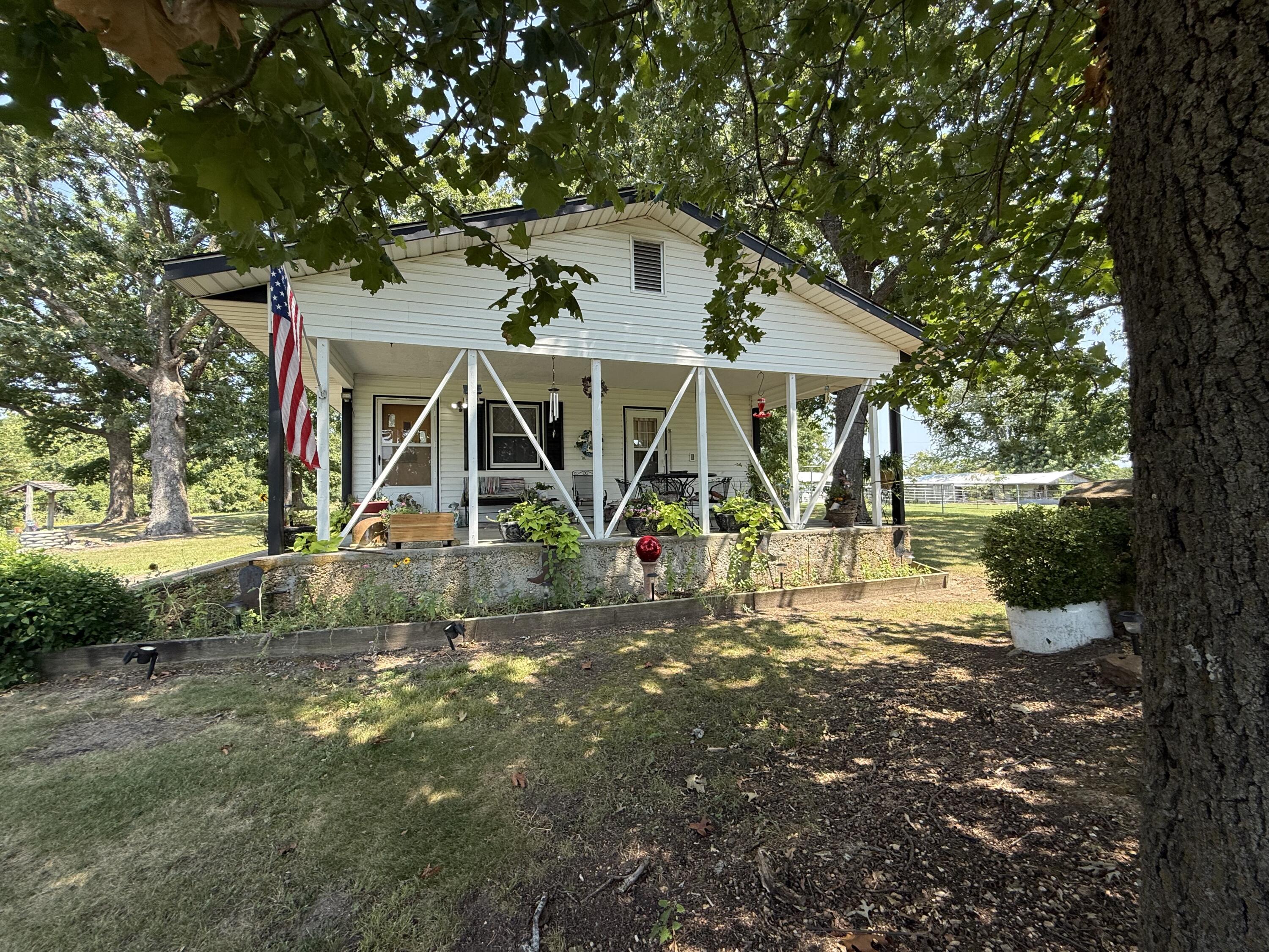 Photo of 4109 State Highway 90 Washburn MO 65772
