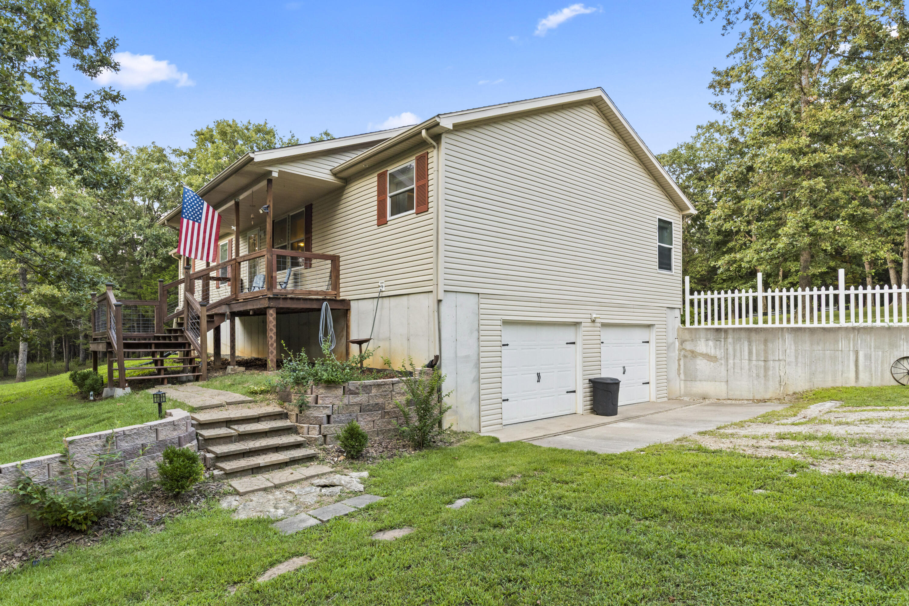 Photo of 18275 New Hermitage Drive Hermitage MO 65668