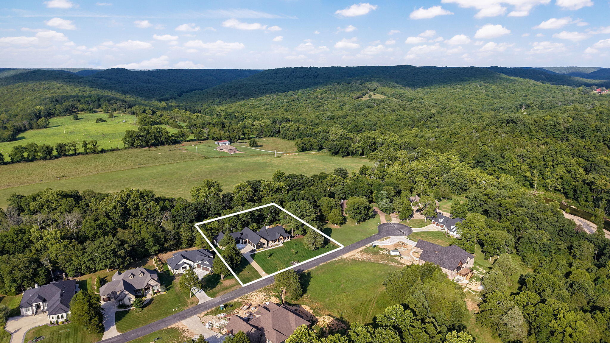 Photo of 781 Seven Pines Drive Chestnutridge MO 65630