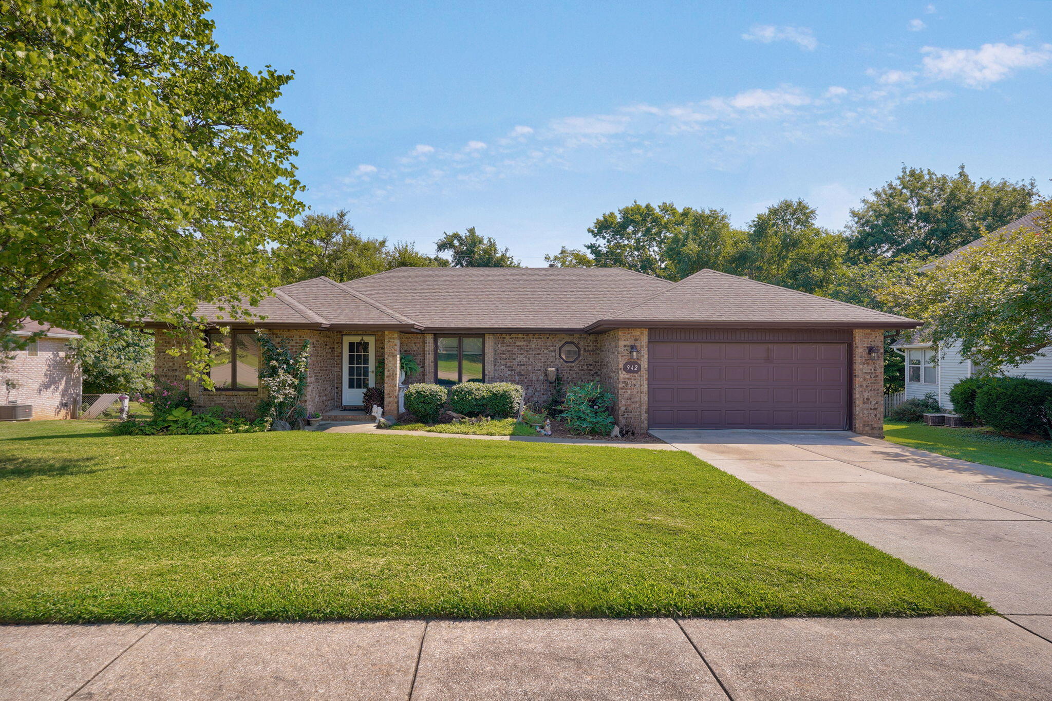 Photo of 942 S Greentree Avenue Springfield MO 65809