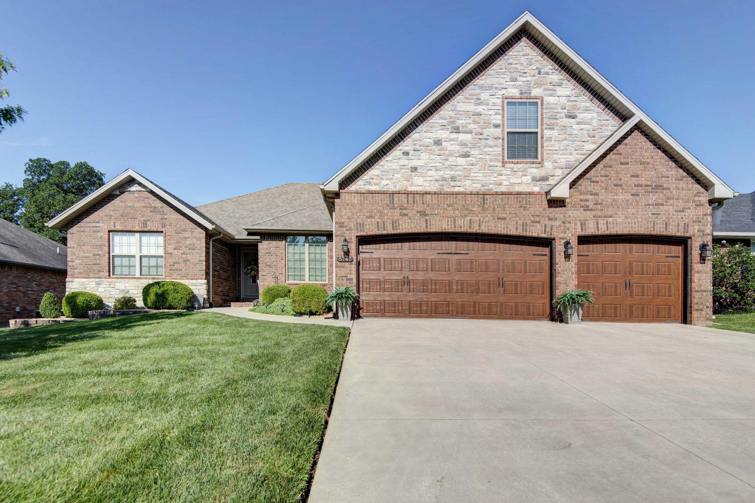 Photo of 5747 S Winsor Drive Battlefield MO 65619