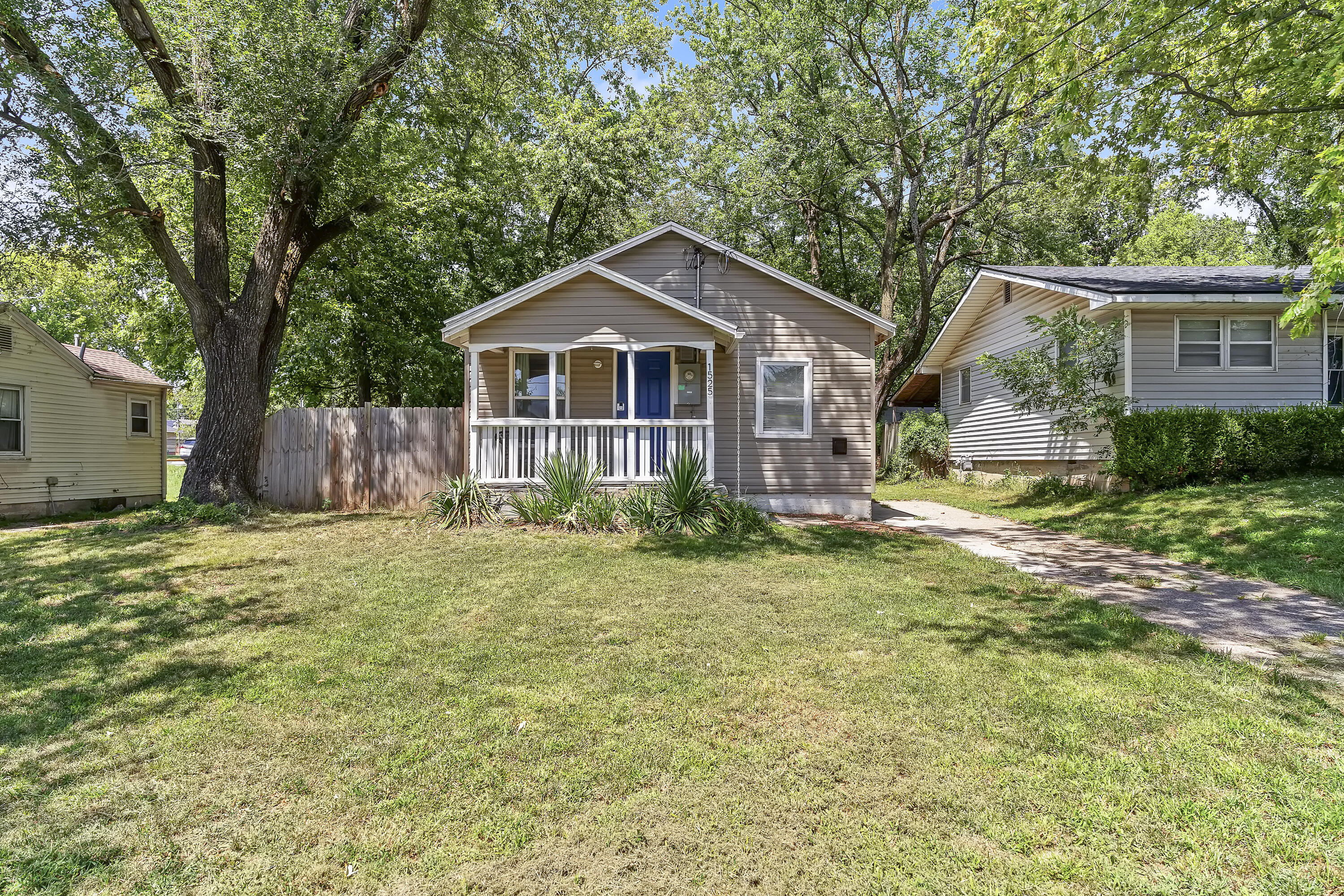 Photo of 1525 W Webster Street Springfield MO 65802