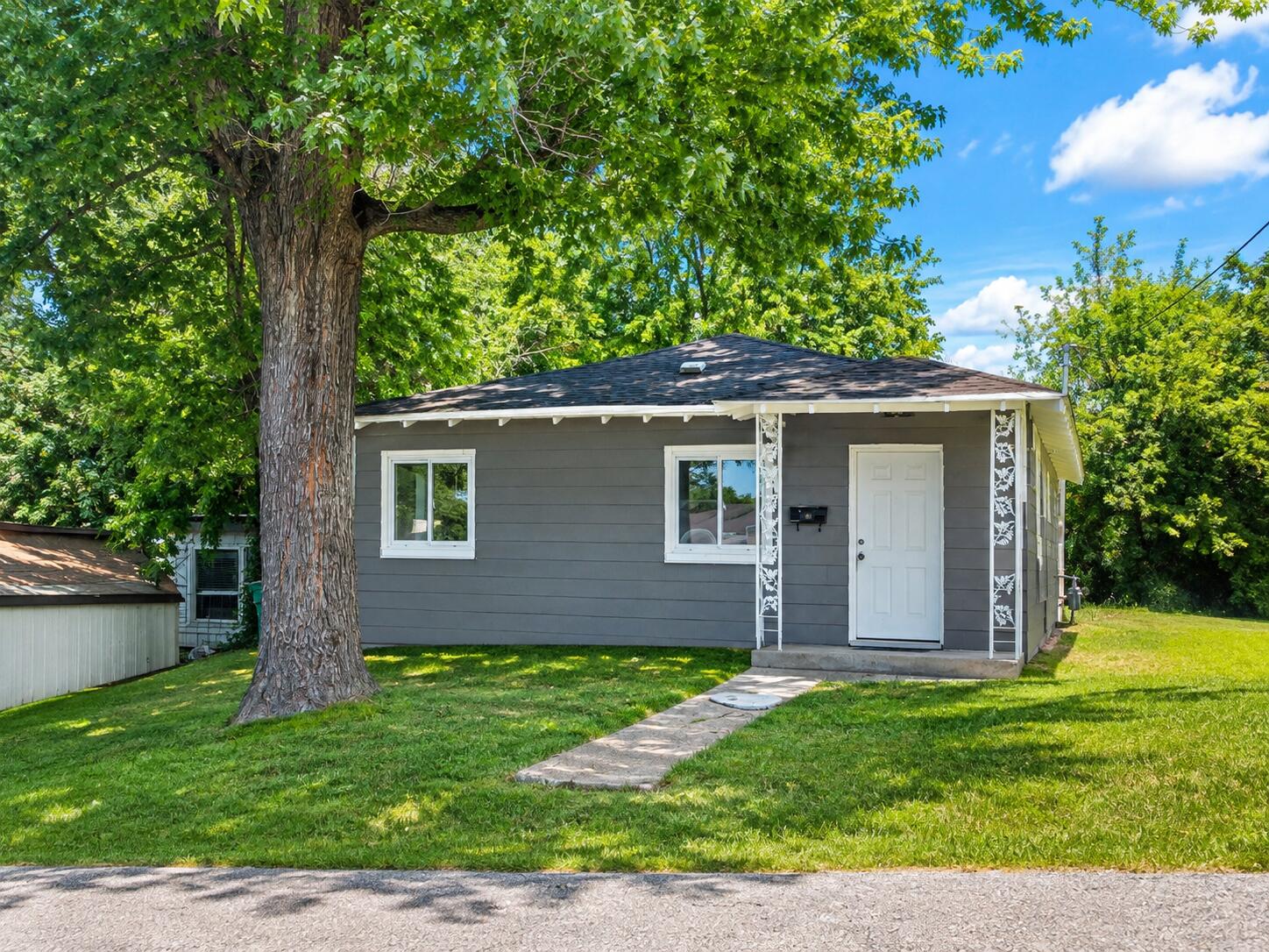 Photo of 802 Corn Avenue Willow Springs MO 65793