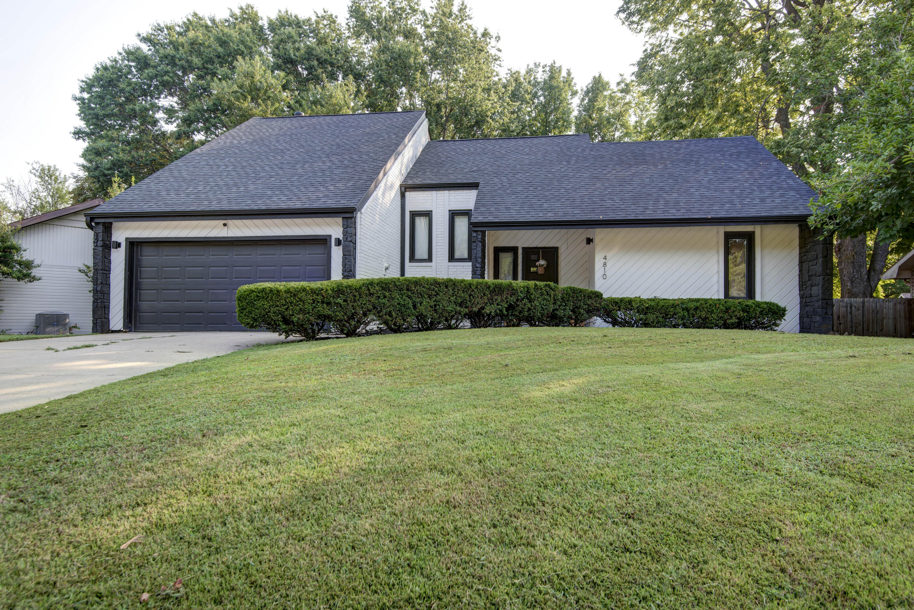 Photo of 4810 S Warwick Avenue Springfield MO 65804