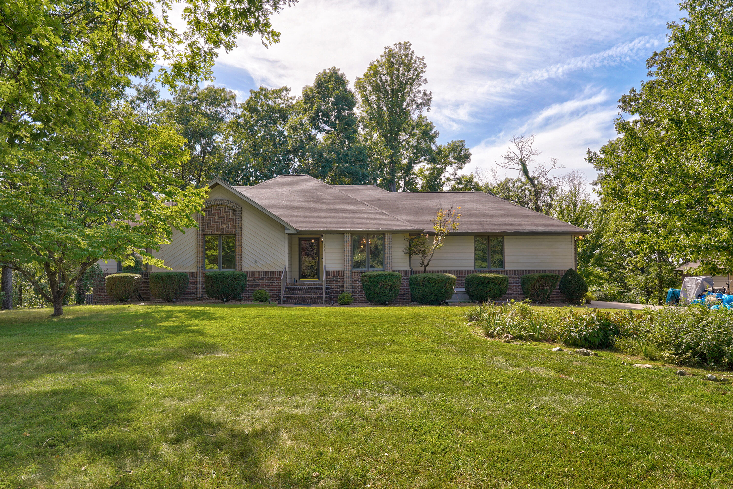 Photo of 995 S Stanford Drive Rogersville MO 65742