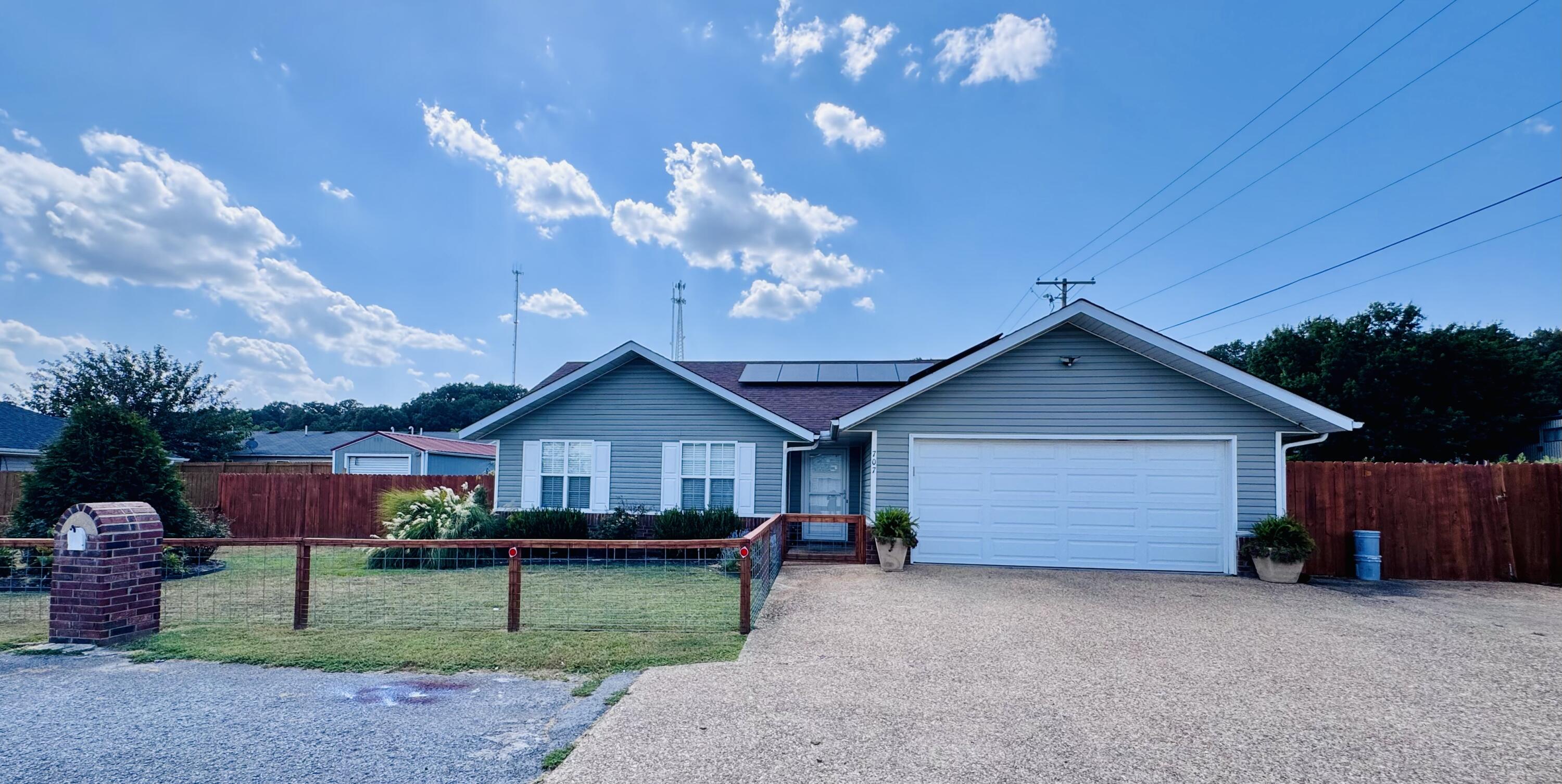 Photo of 707 Ashley Court Anderson MO 64831