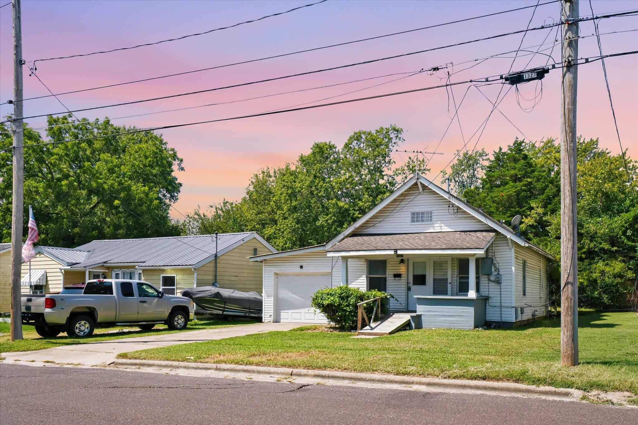 Photo of 1327 N Marion Avenue Springfield MO 65802