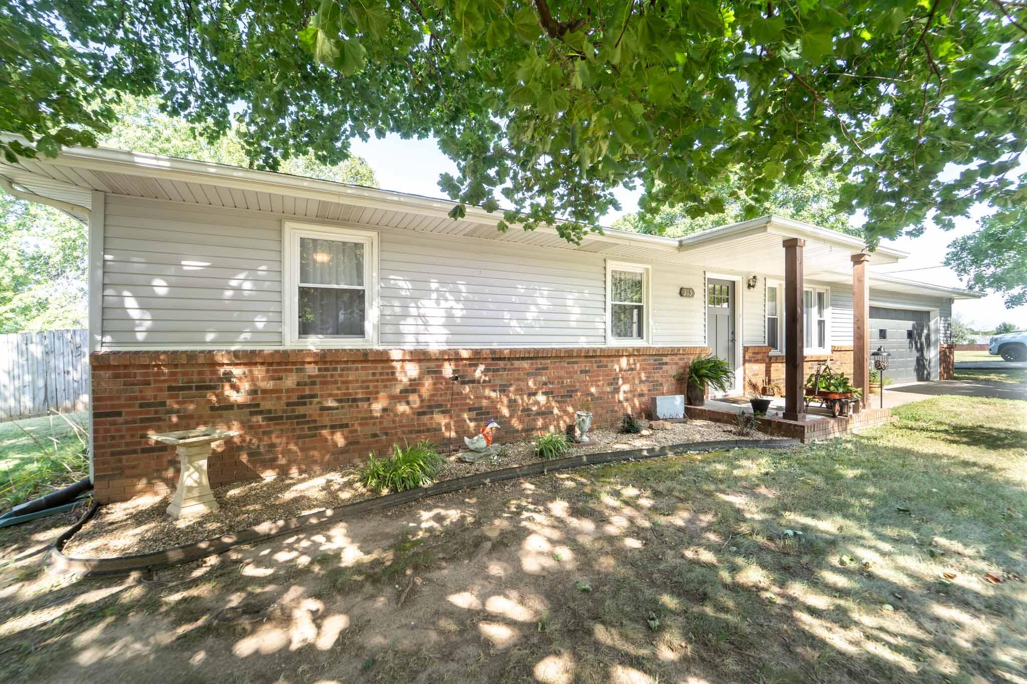 Photo of 315 N Thurmond Avenue Ash Grove MO 65604