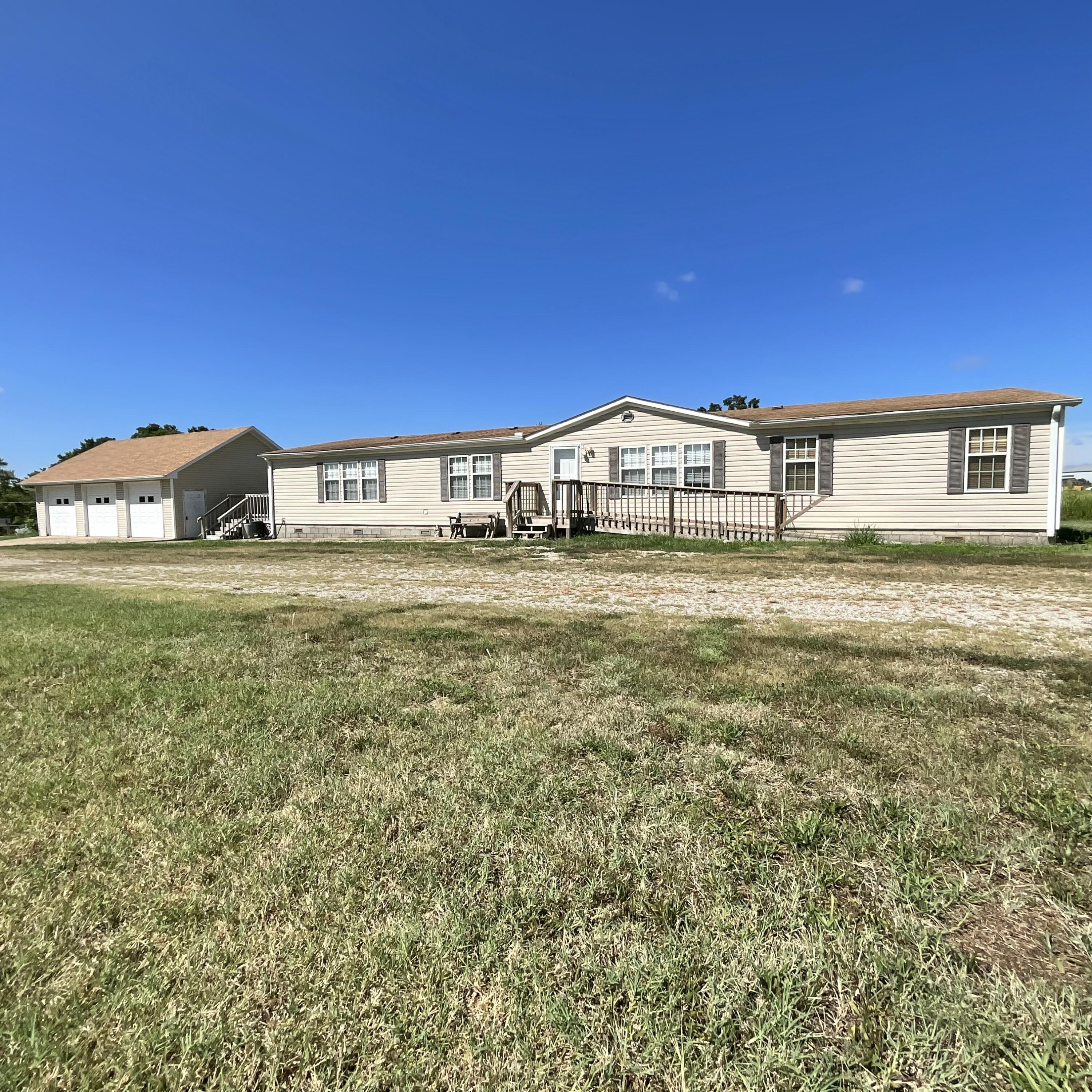 Photo of 10135 County Road 8010 West Plains MO 65775