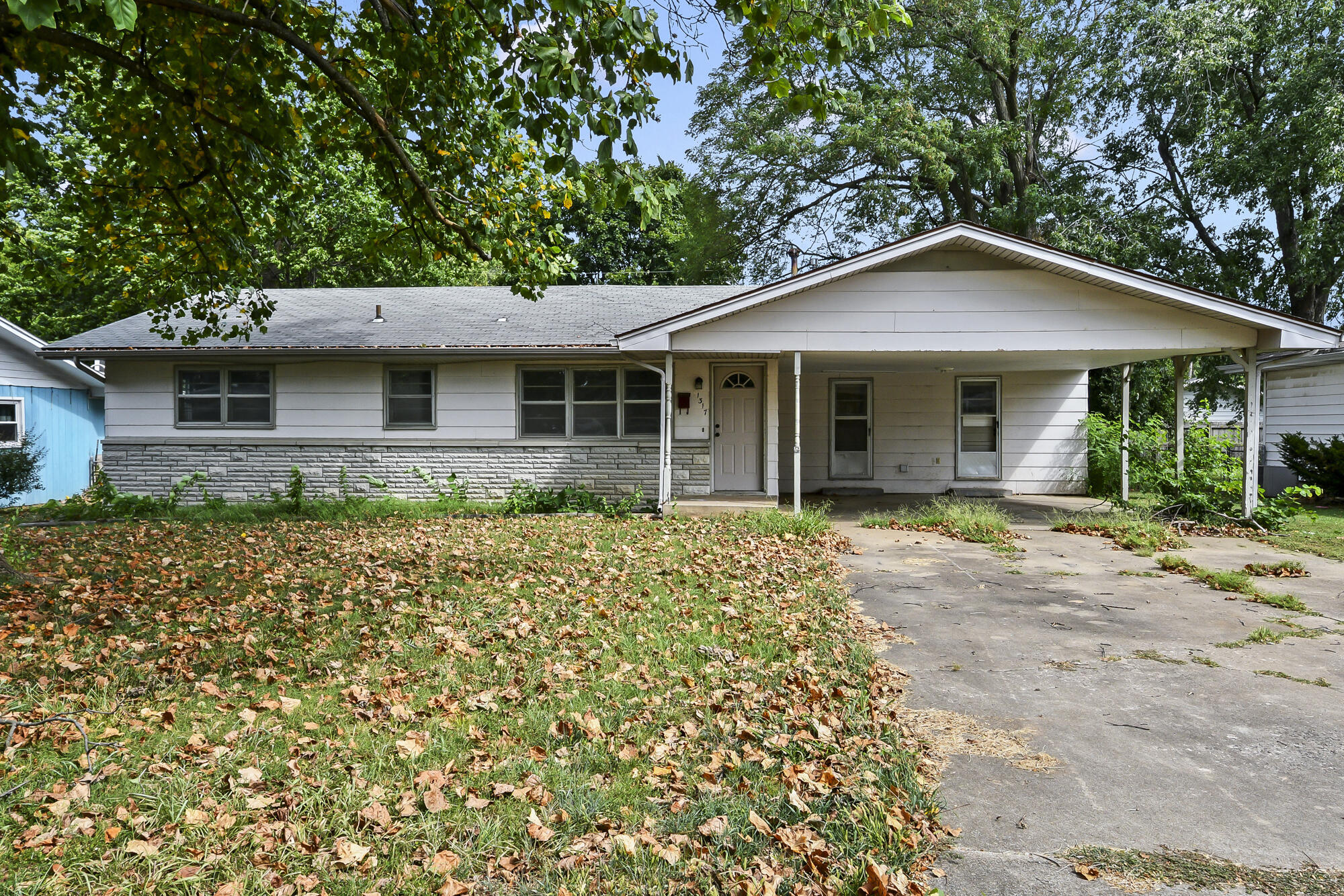 Photo of 1317 E Cambridge Street Springfield MO 65804