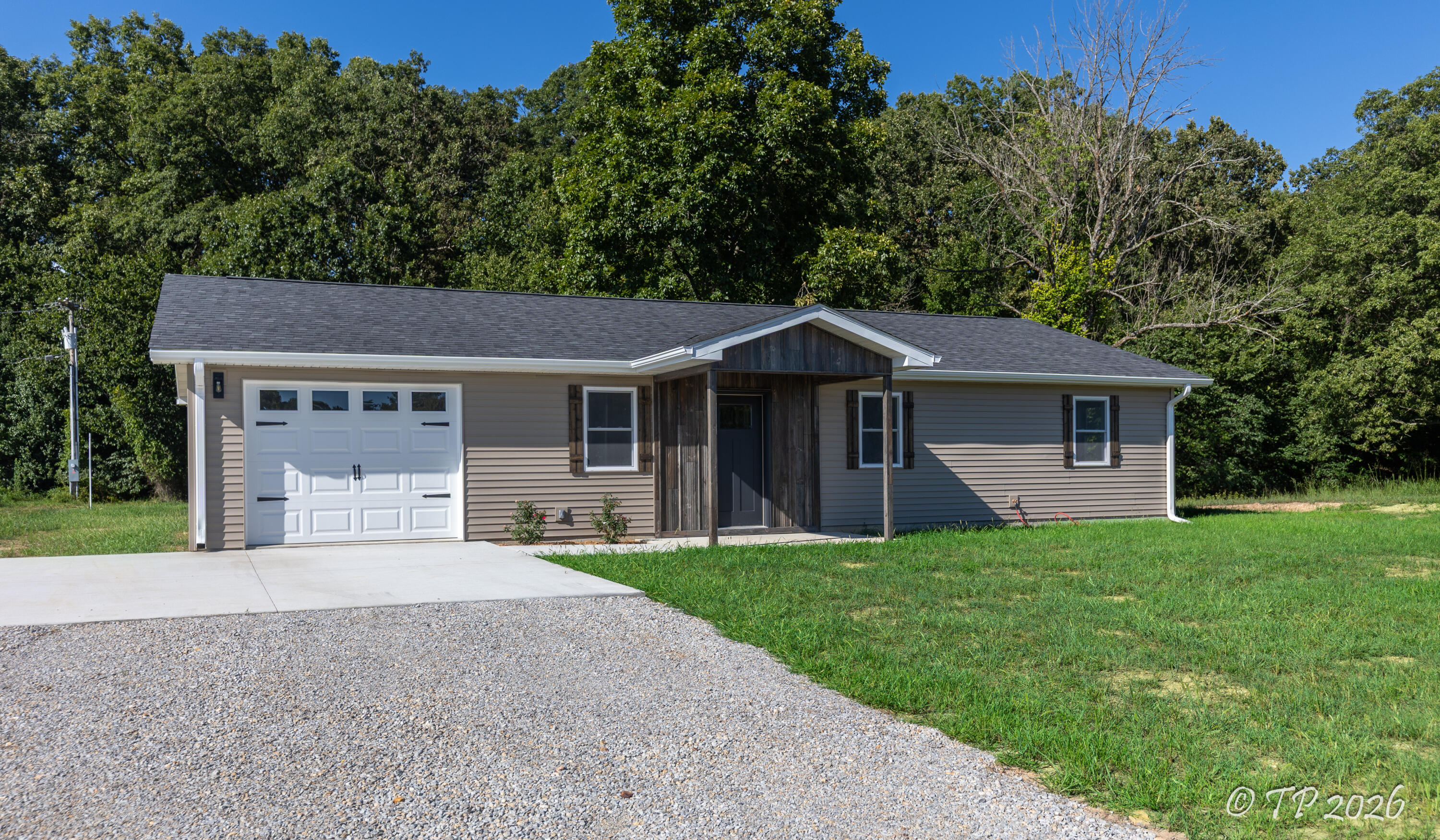 Photo of 2415 Deatherage Avenue West Plains MO 65775