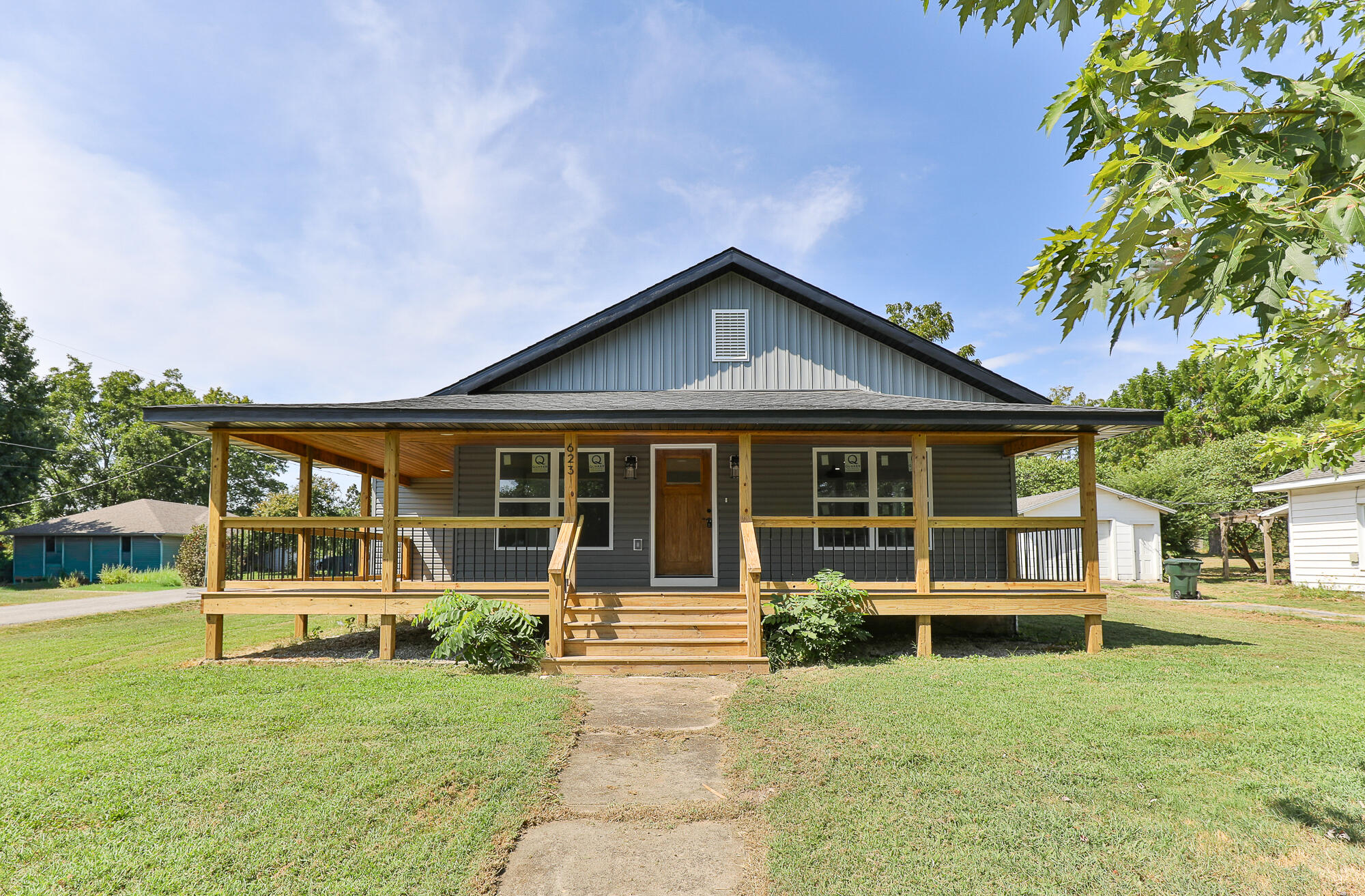 Photo of 623 N Main Avenue Bolivar MO 65613