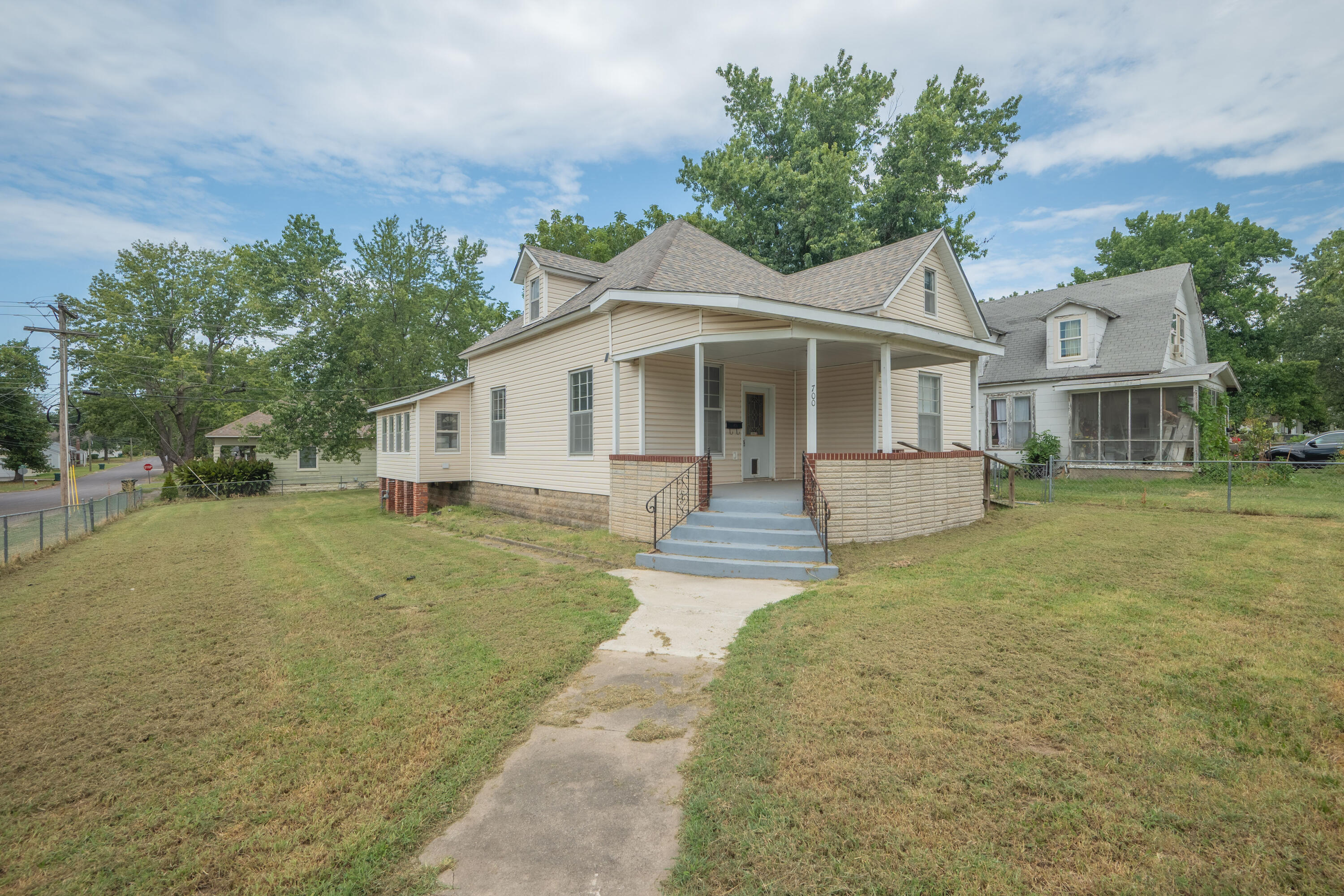 Photo of 700 Frisco Street Monett MO 65708