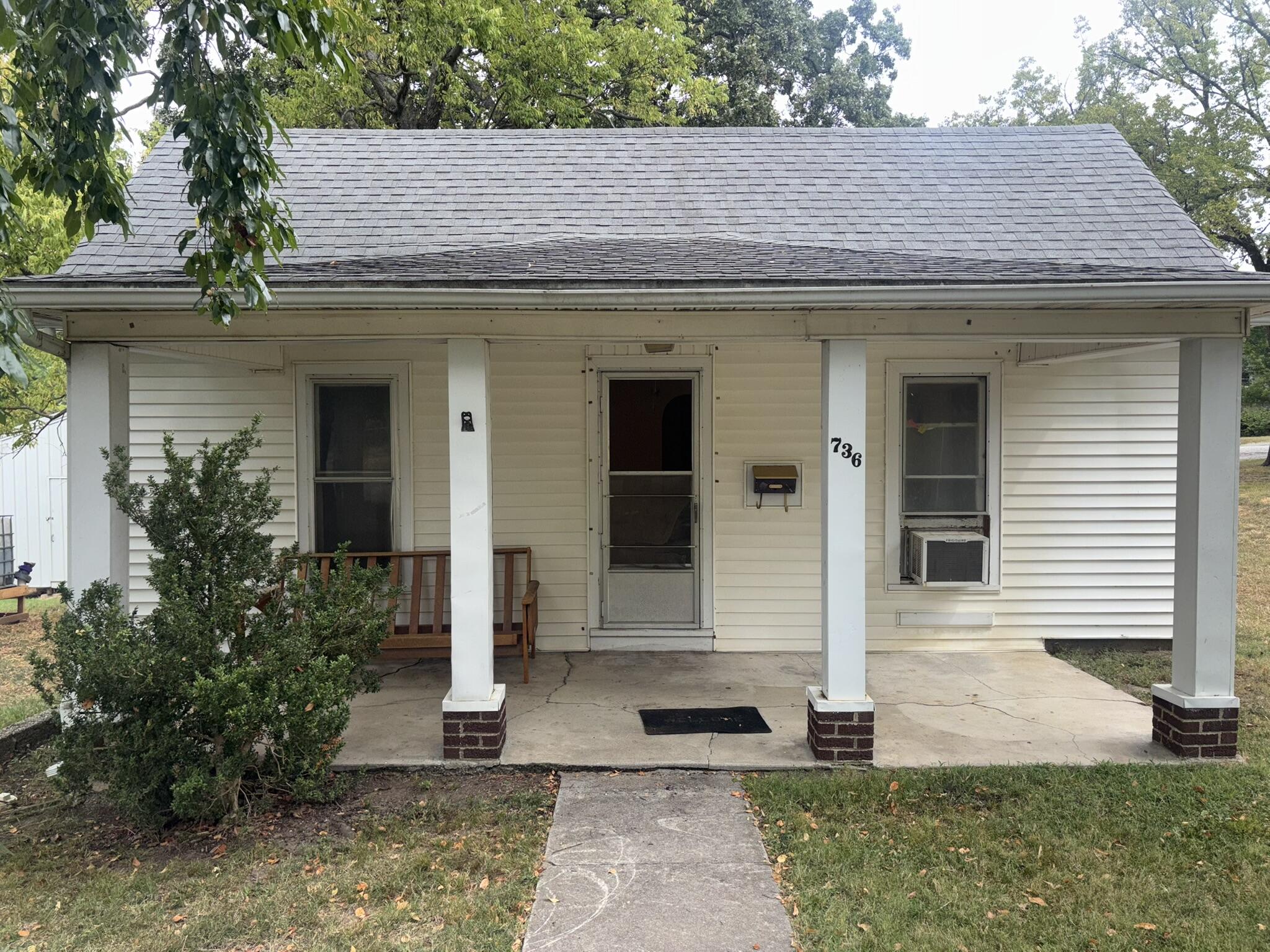 Photo of 736 E 14th Street Baxter Springs KS 66713
