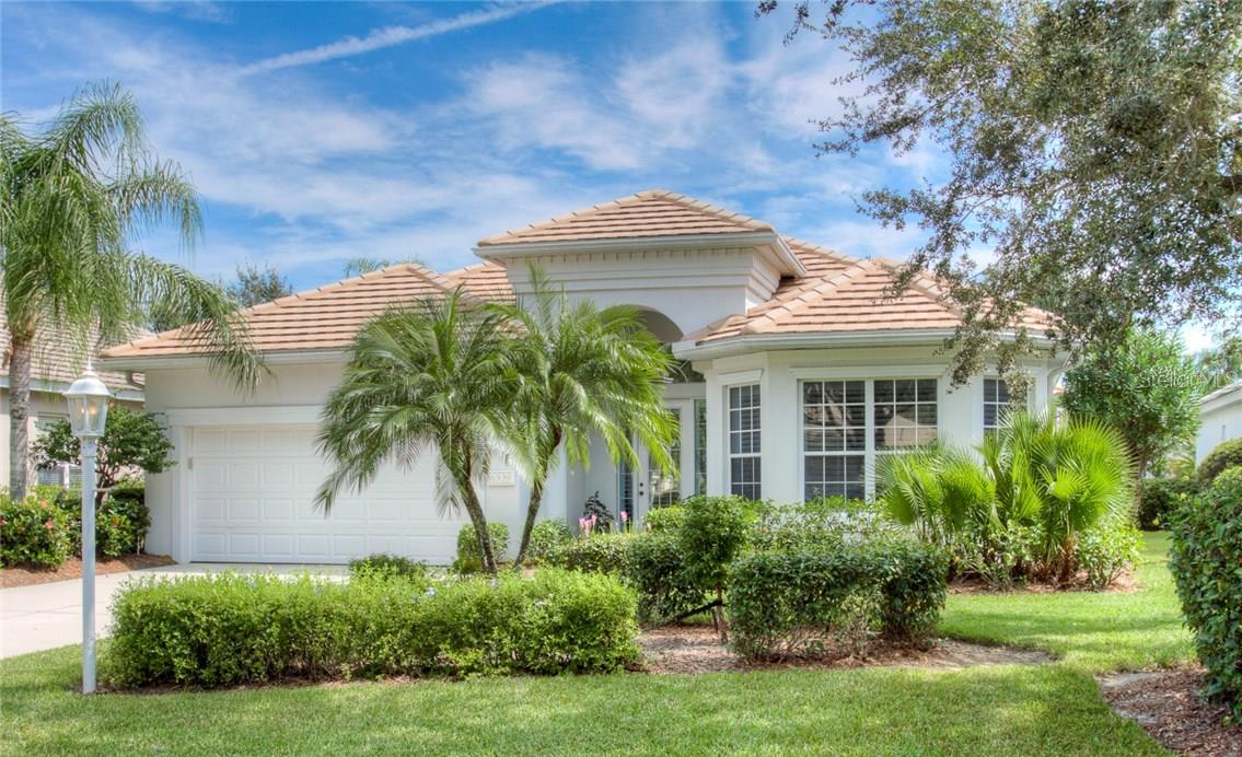 Photo of 6939 LENNOX PLACE UNIVERSITY PARK FL 34201