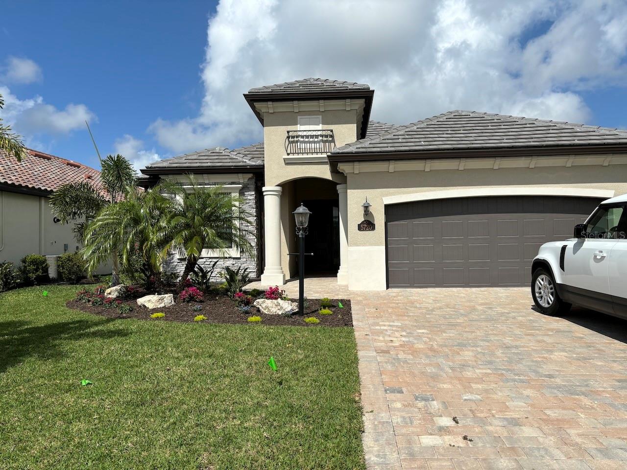 Photo of 5720 CHEECH GLEN BRADENTON FL 34211