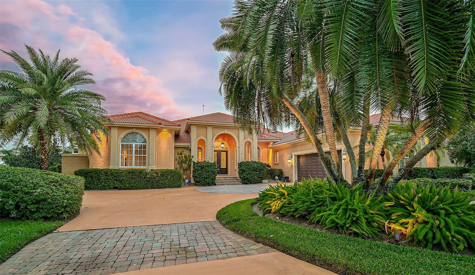 Photo of 909 MACEWEN DRIVE OSPREY FL 34229