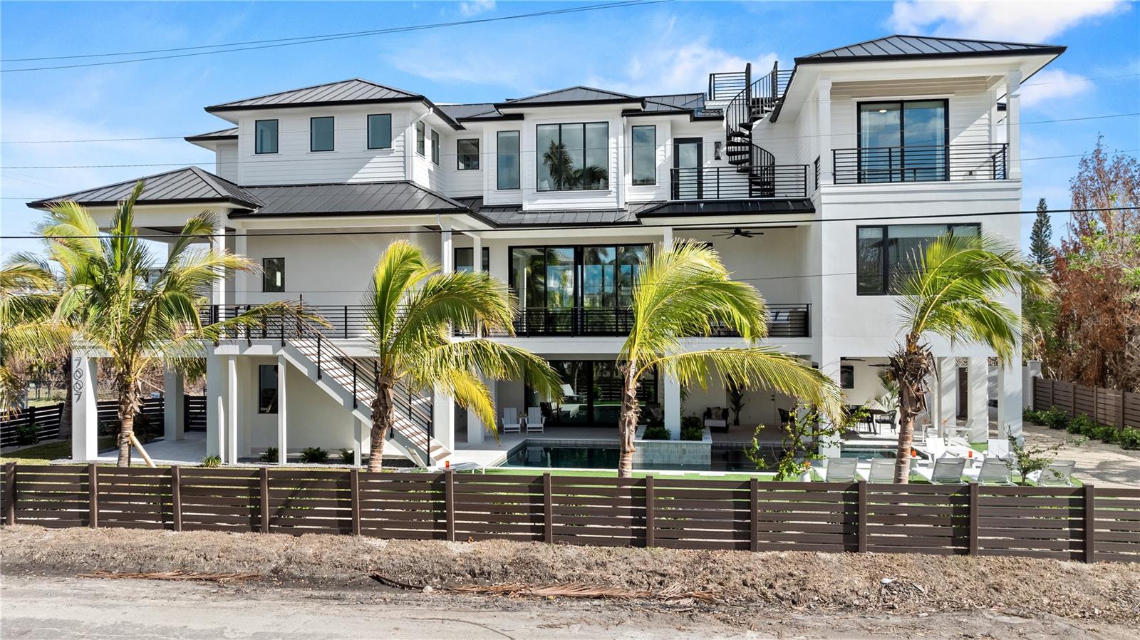 Photo of 7007 POINT OF ROCKS ROAD SARASOTA FL 34242