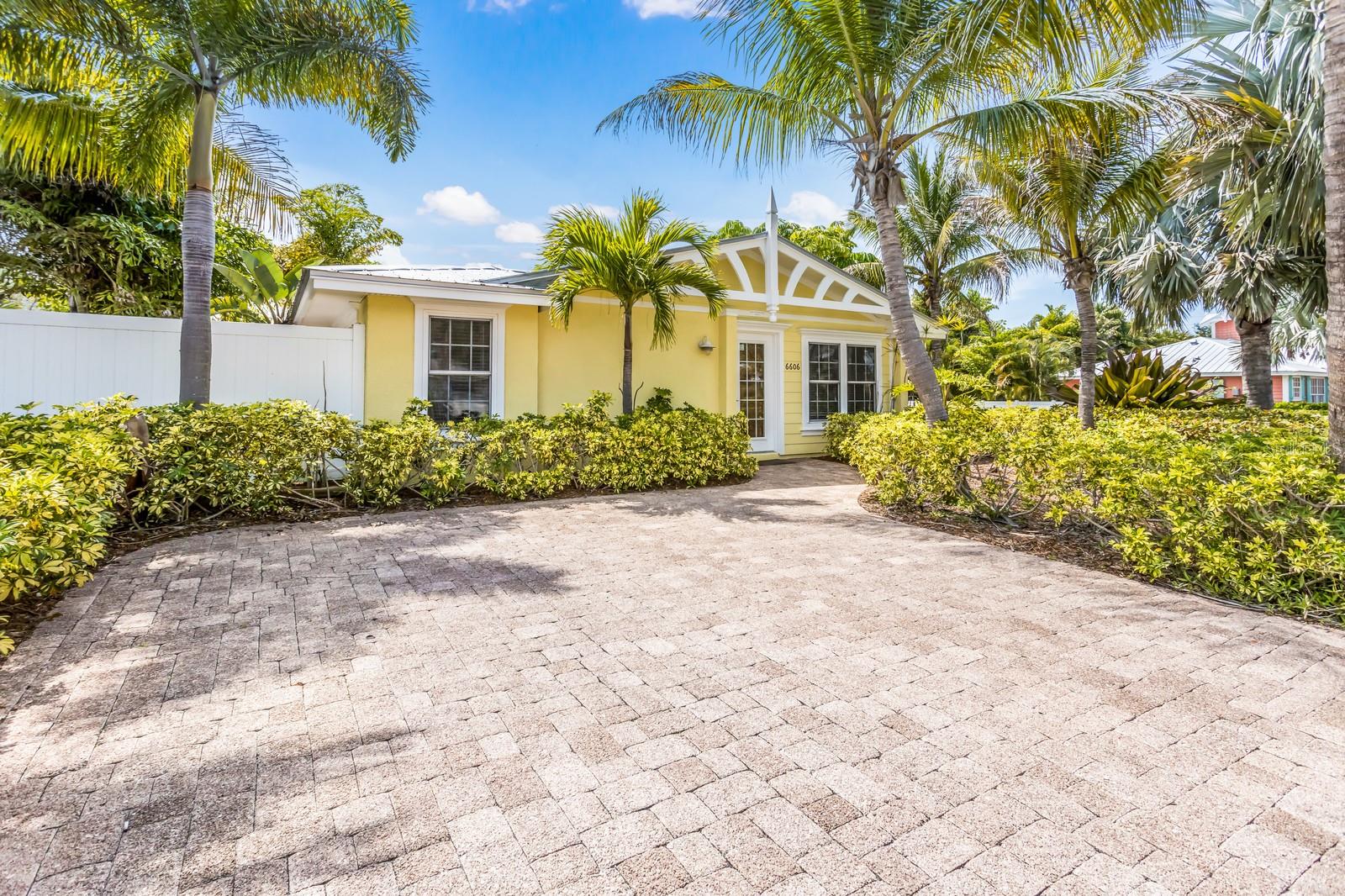 Photo of 6606 HOLMES BOULEVARD #3 HOLMES BEACH FL 34217