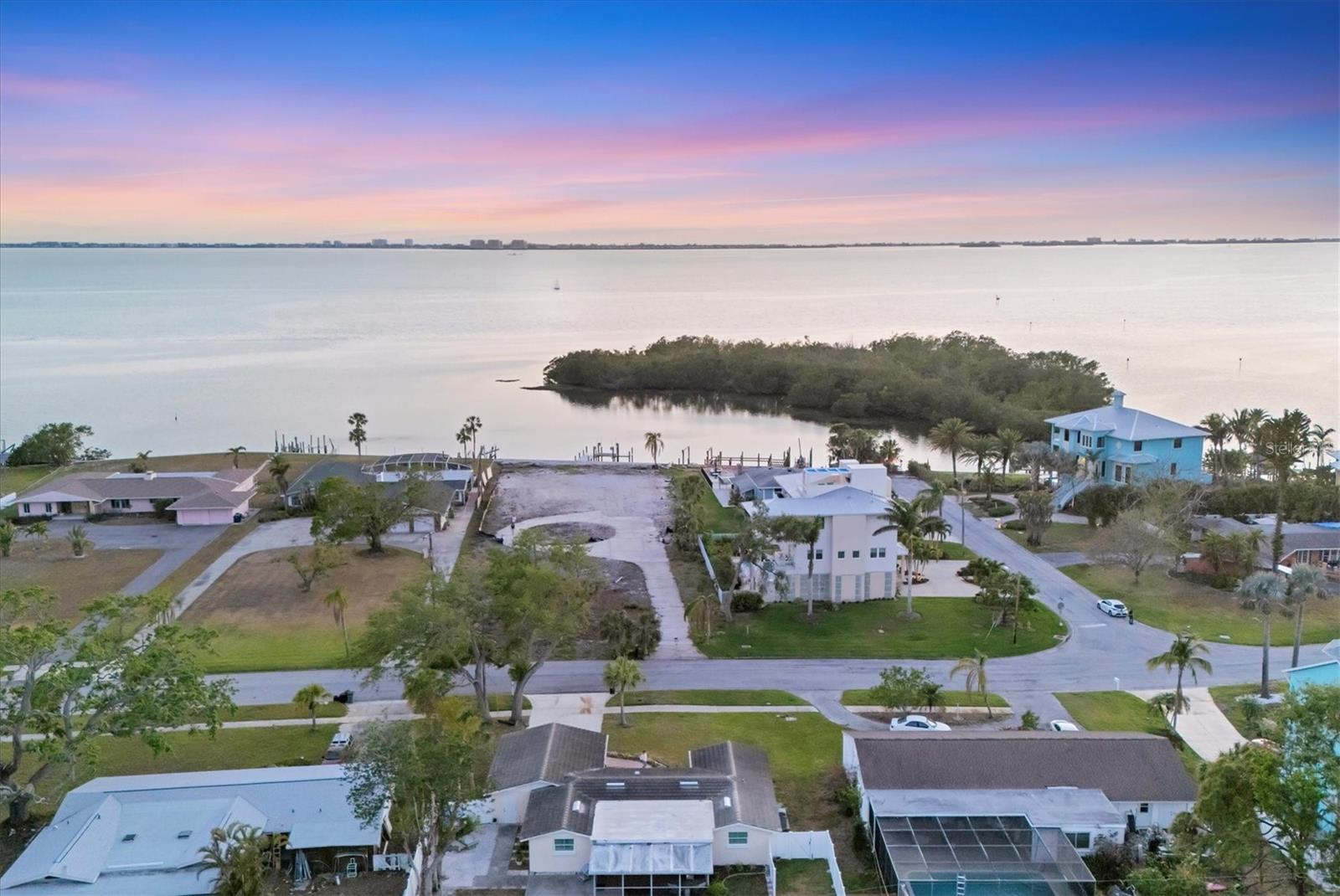 Photo of 7314 WESTMORELAND DRIVE SARASOTA FL 34243